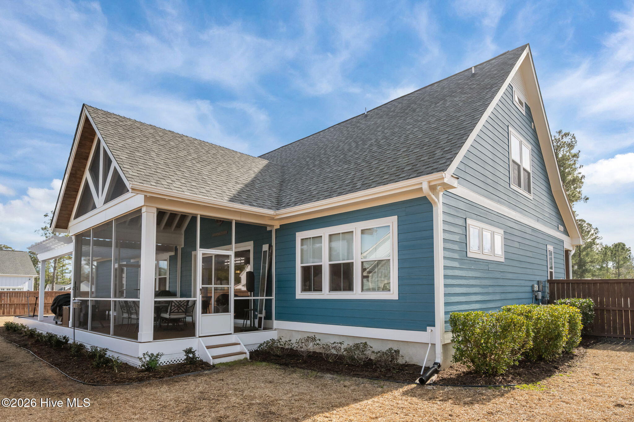 100555870 | Photo 56