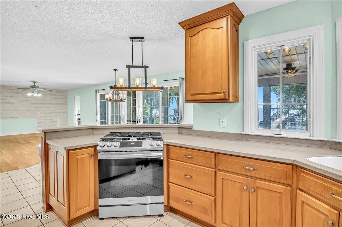 100536195 | Photo 34