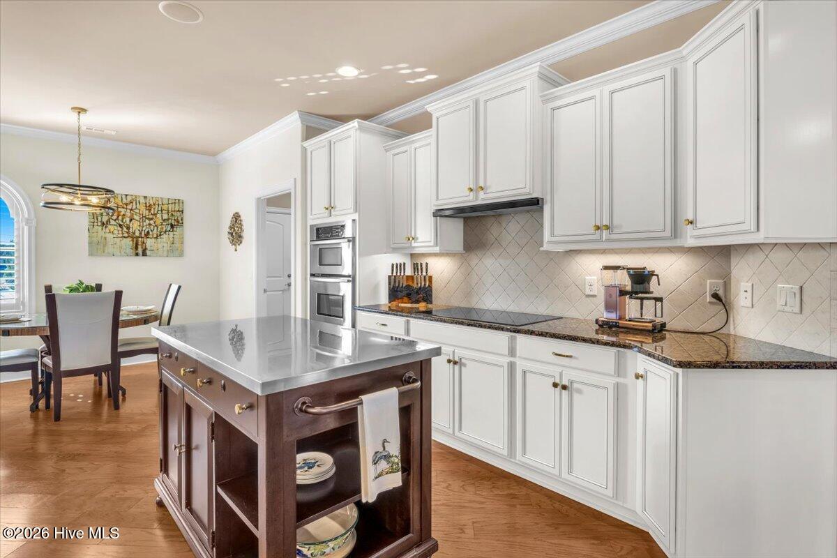 100553917 | Photo 29