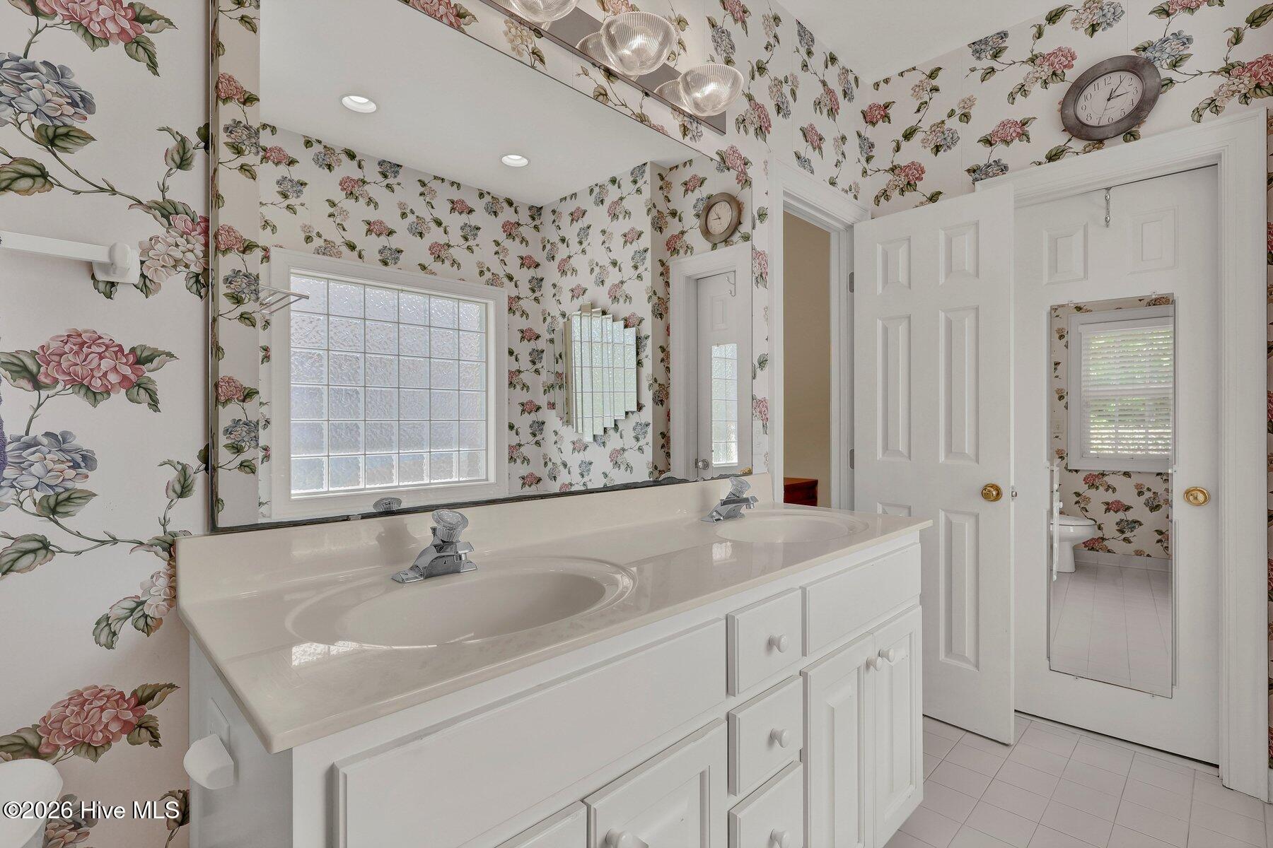 100567286 | Photo 18