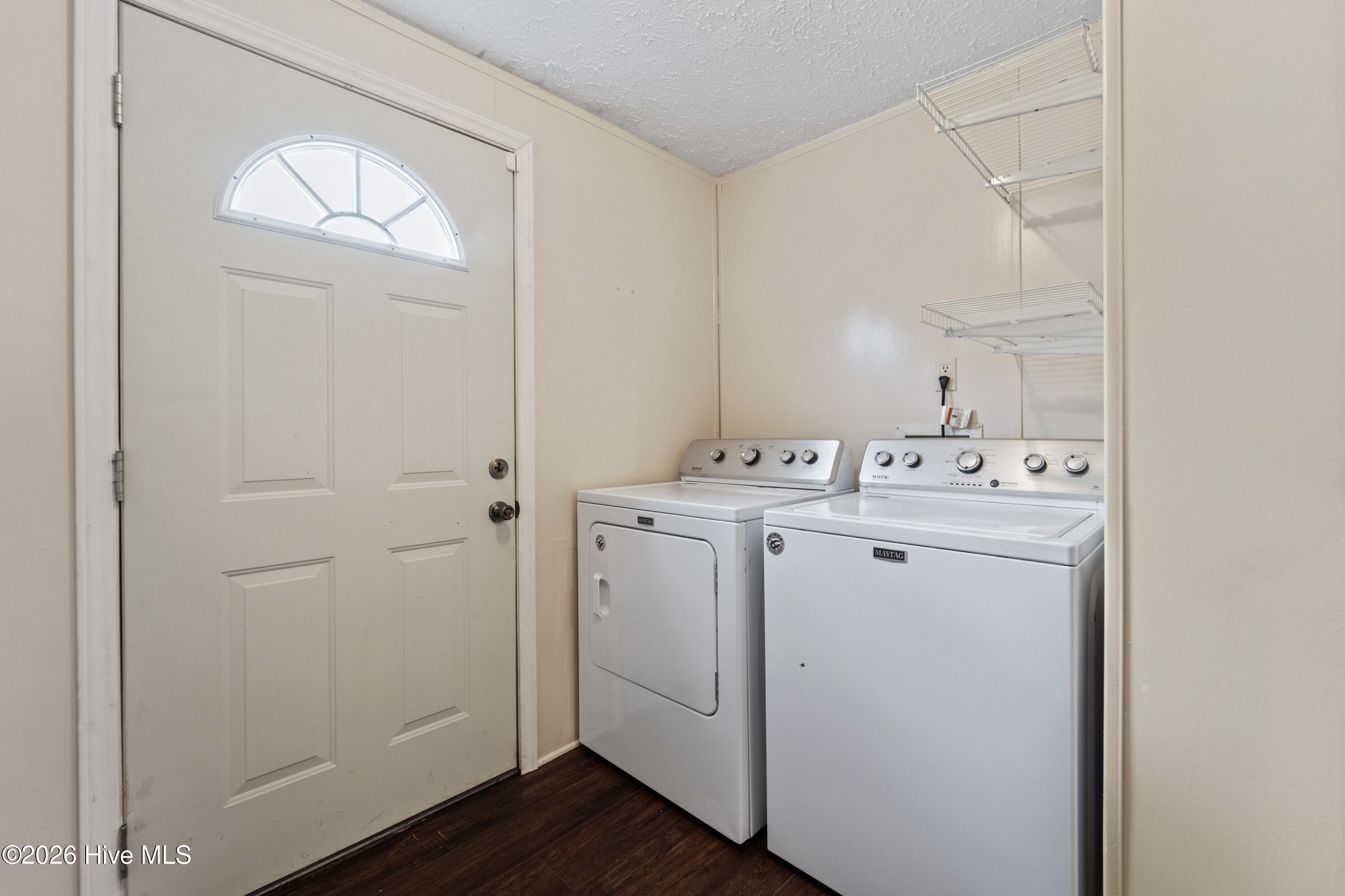 100556761 | Photo 17