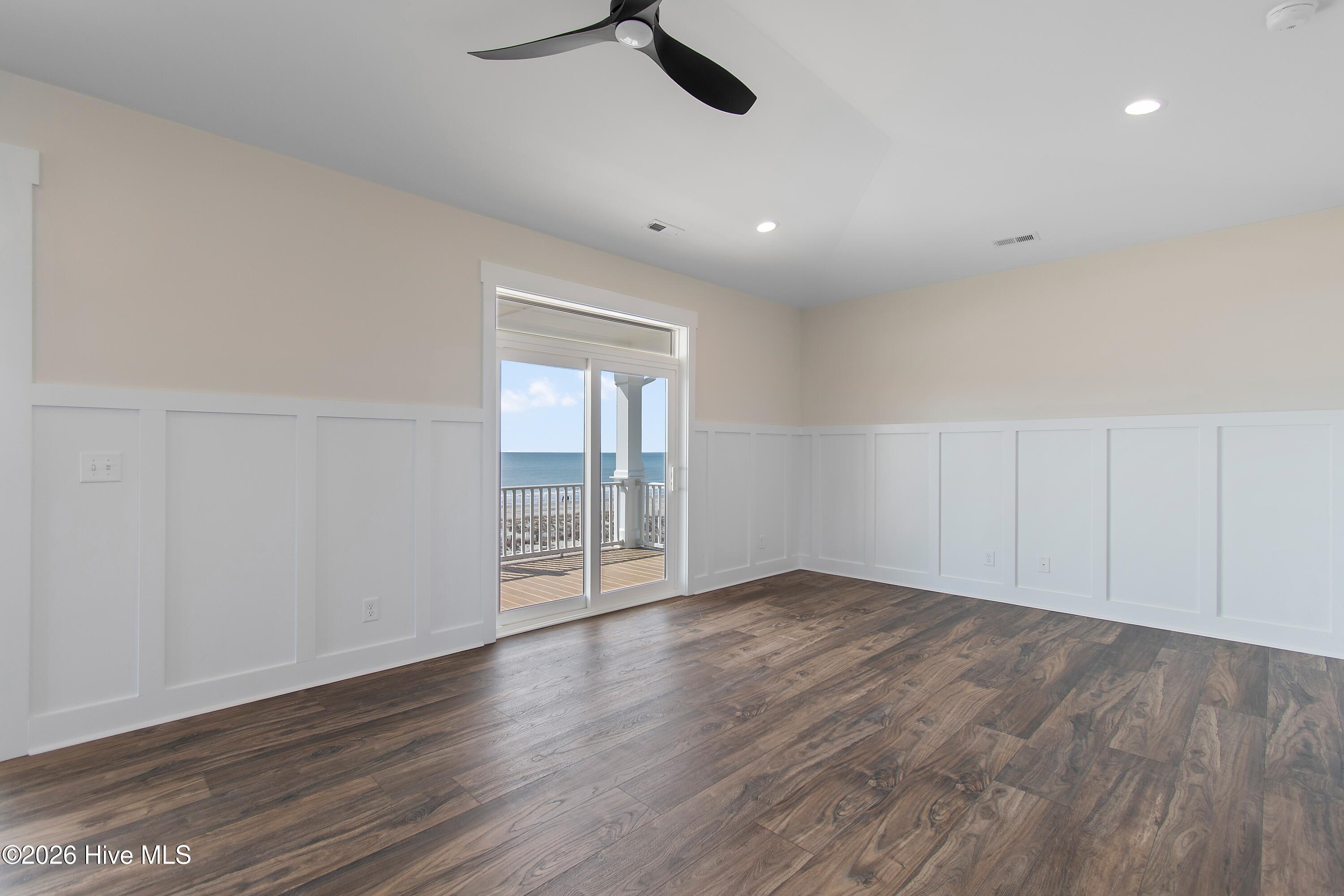 100525710 | Photo 21