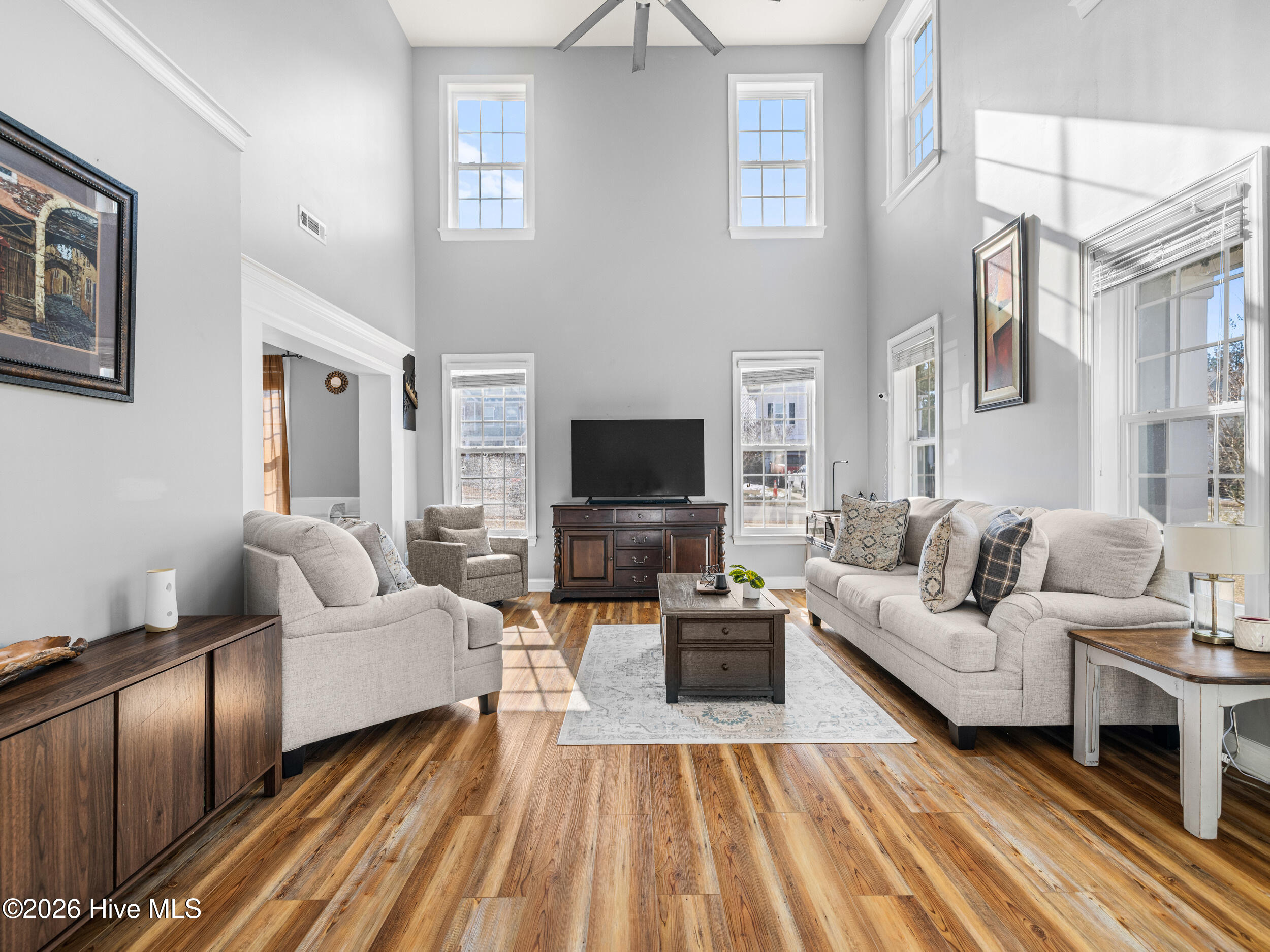 100554217 | Photo 12