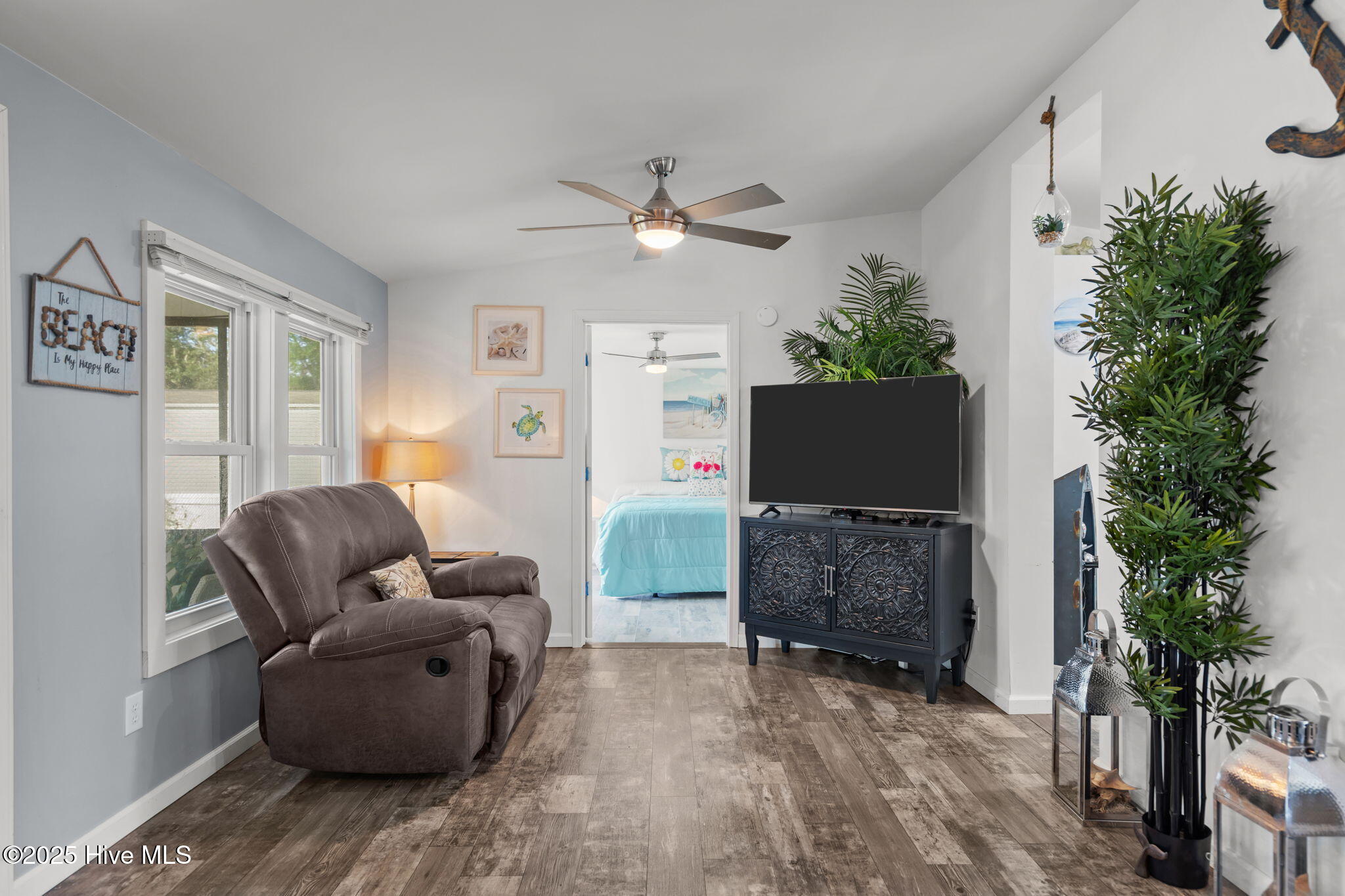 100528032 | Photo 11