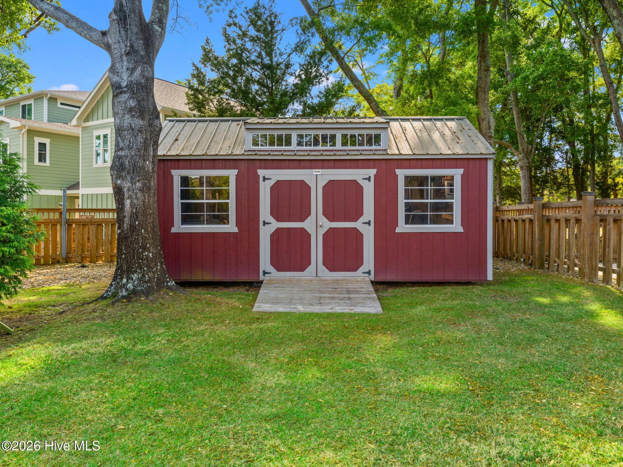 100568629 | Photo 62