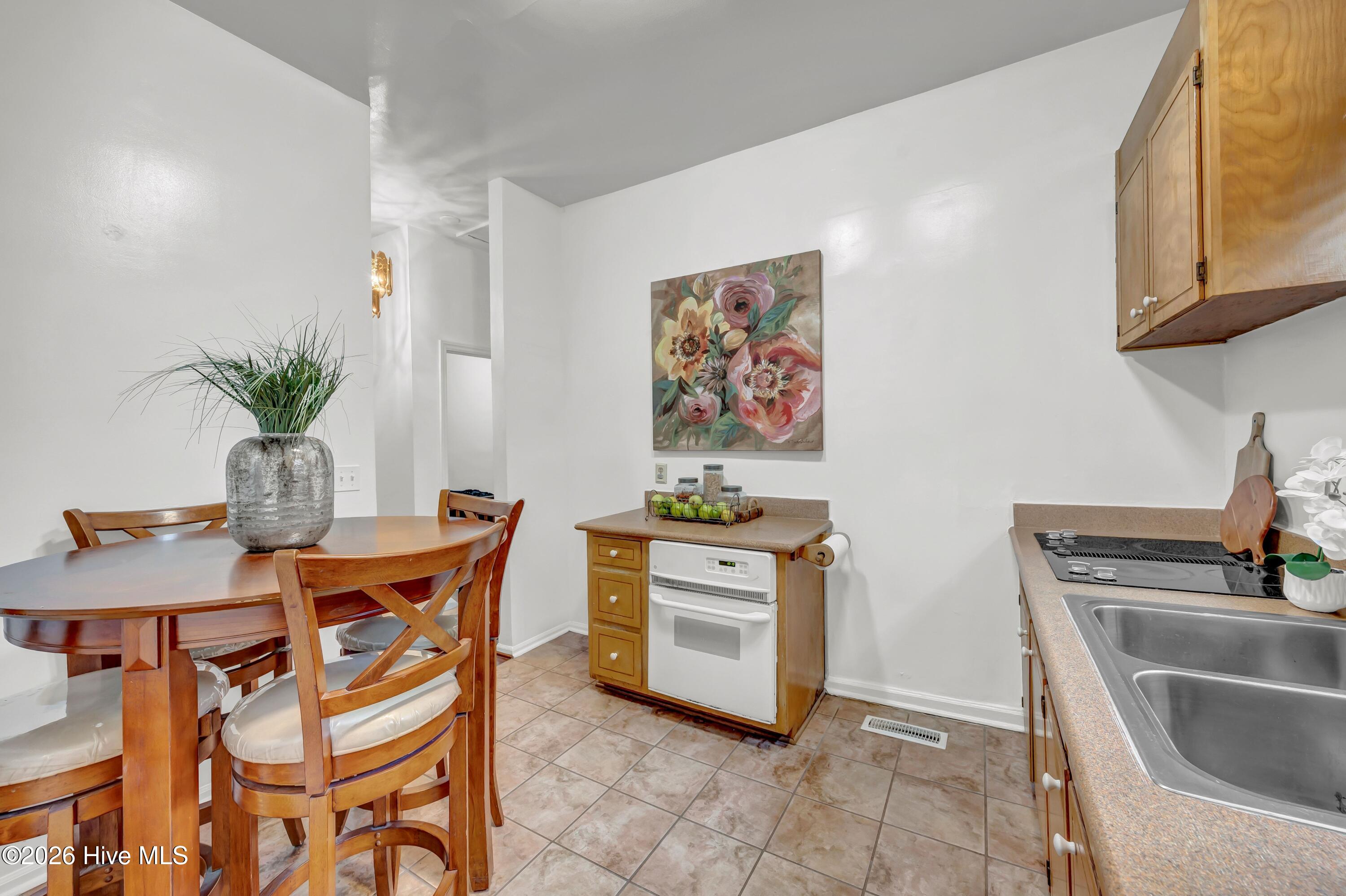 100554275 | Photo 11