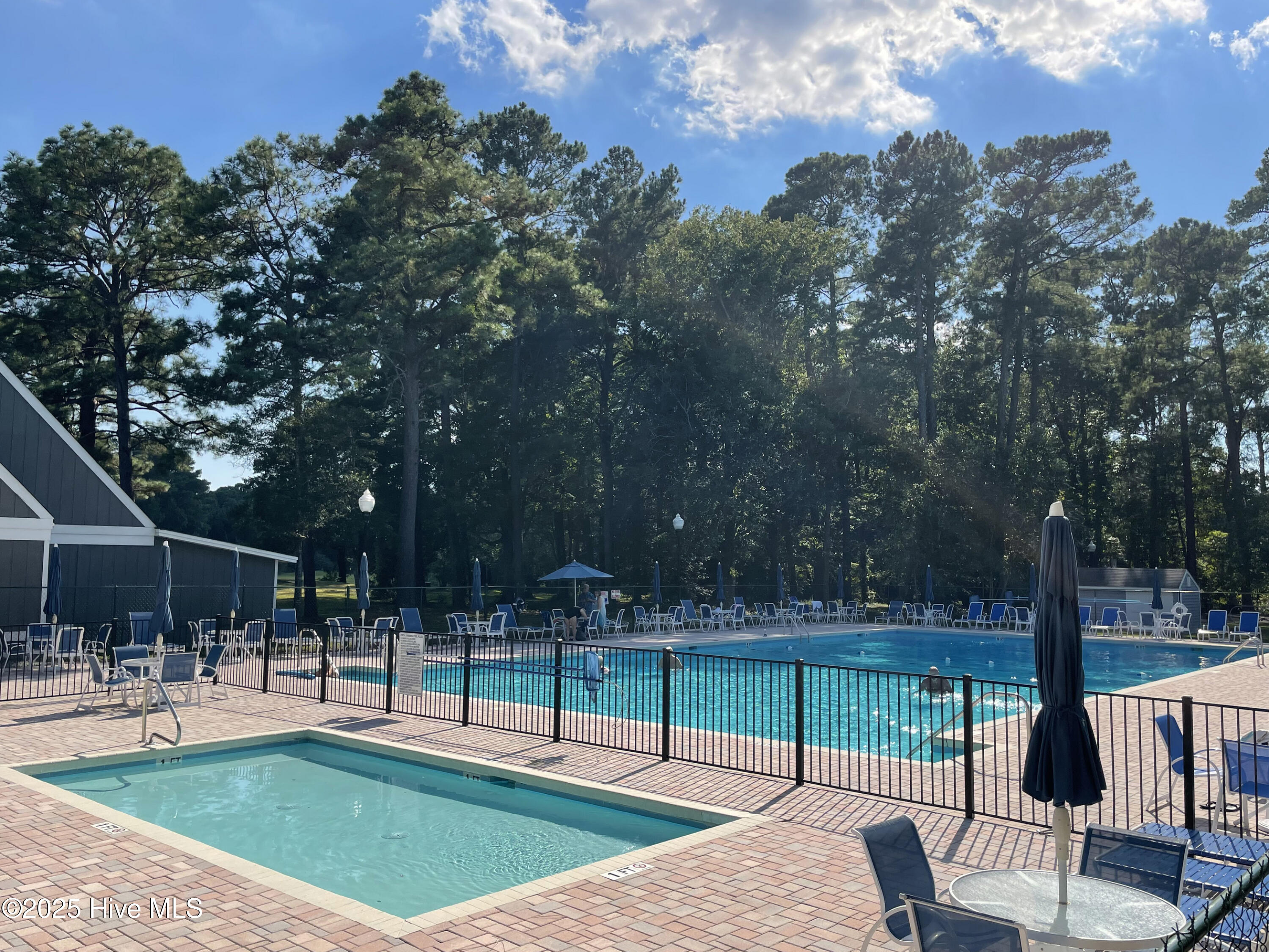 100524806 | Photo 40