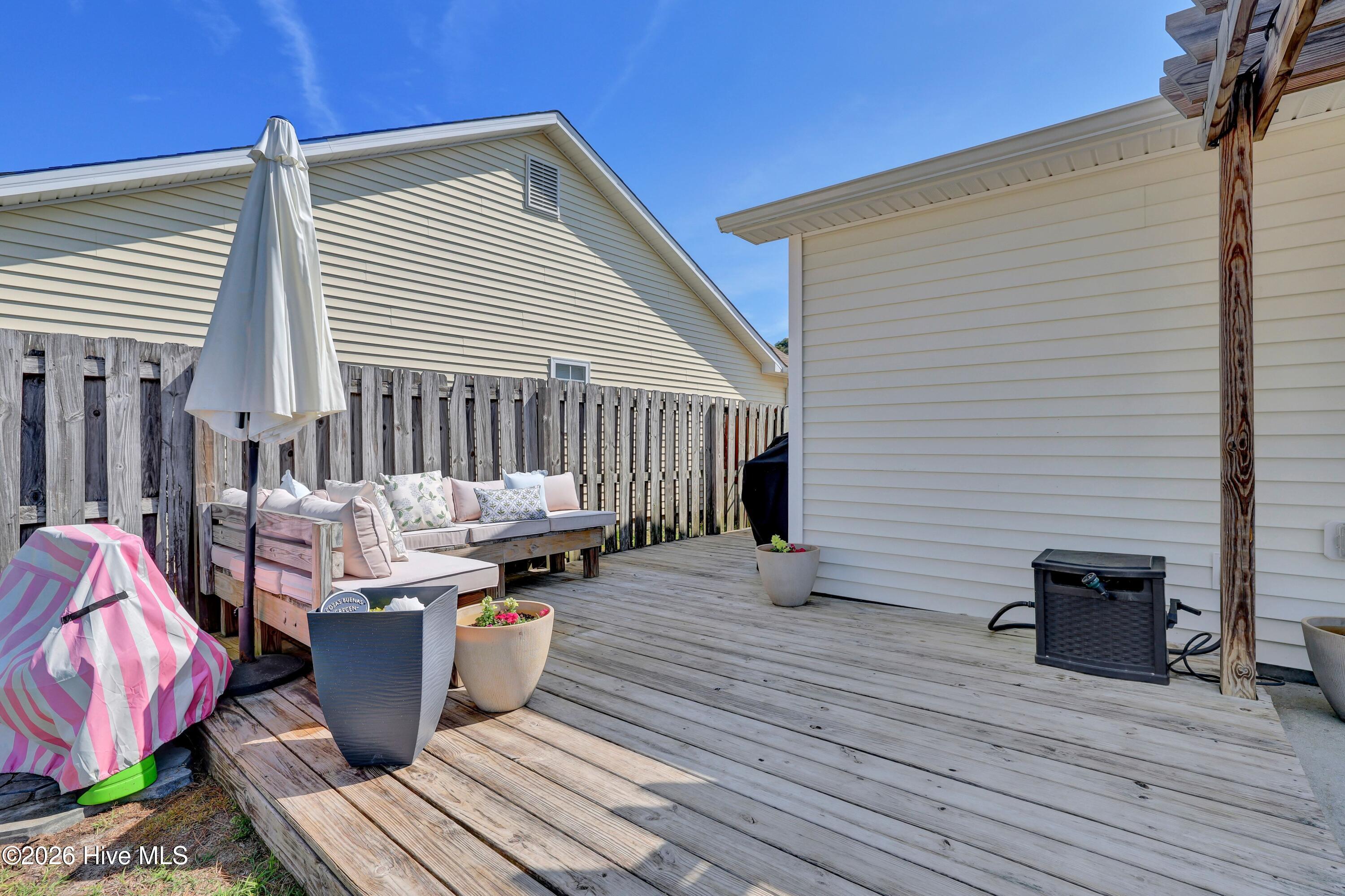 100561513 | Photo 24