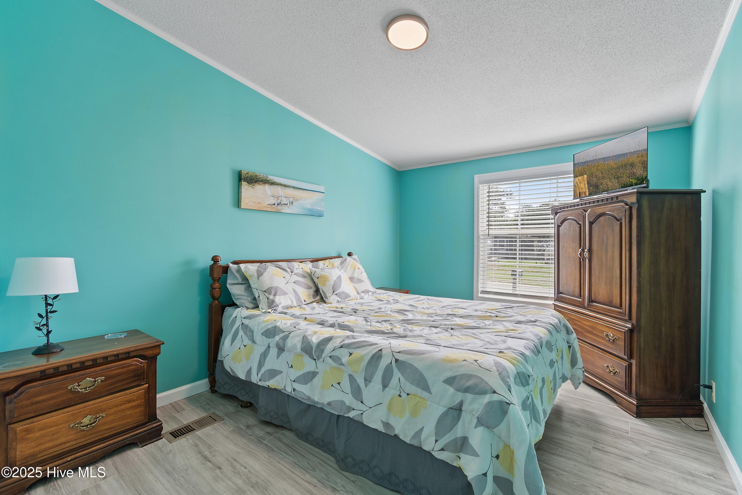 100525388 | Photo 19