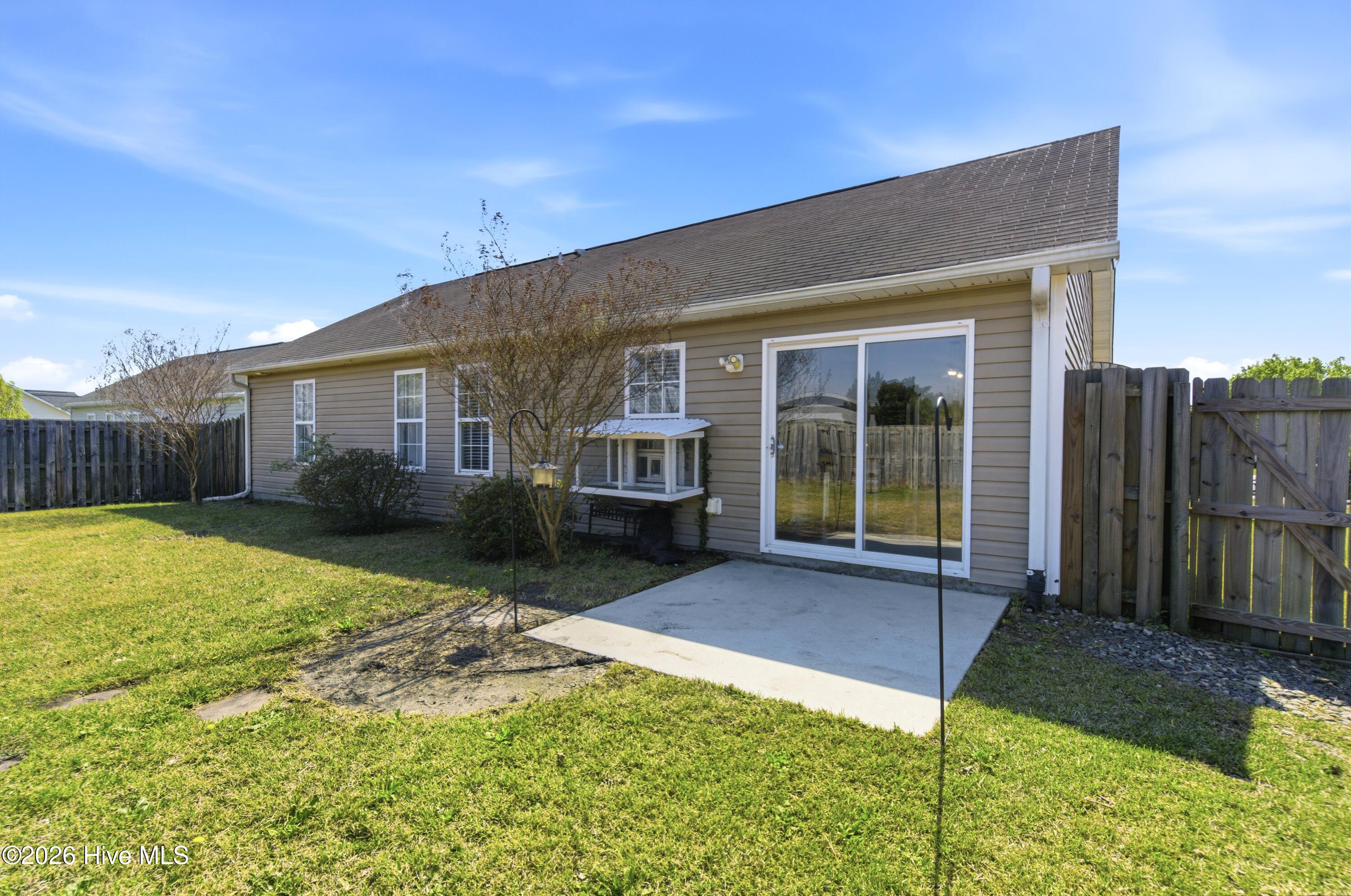 100560348 | Photo 30