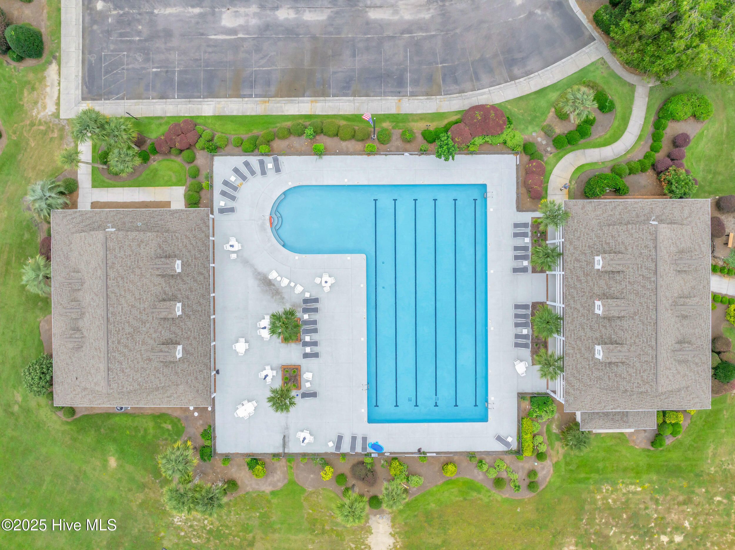 100529848 | Photo 86