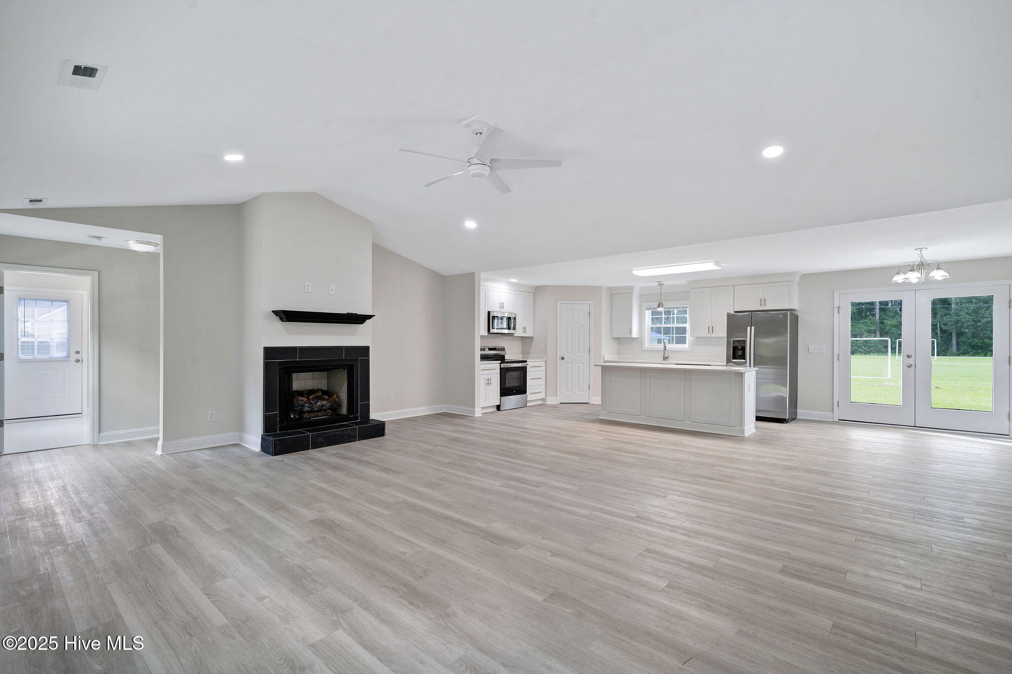 102 Kyle Herring Drive, Teachey, NC 28464 – photo 5: 102kyleherring4