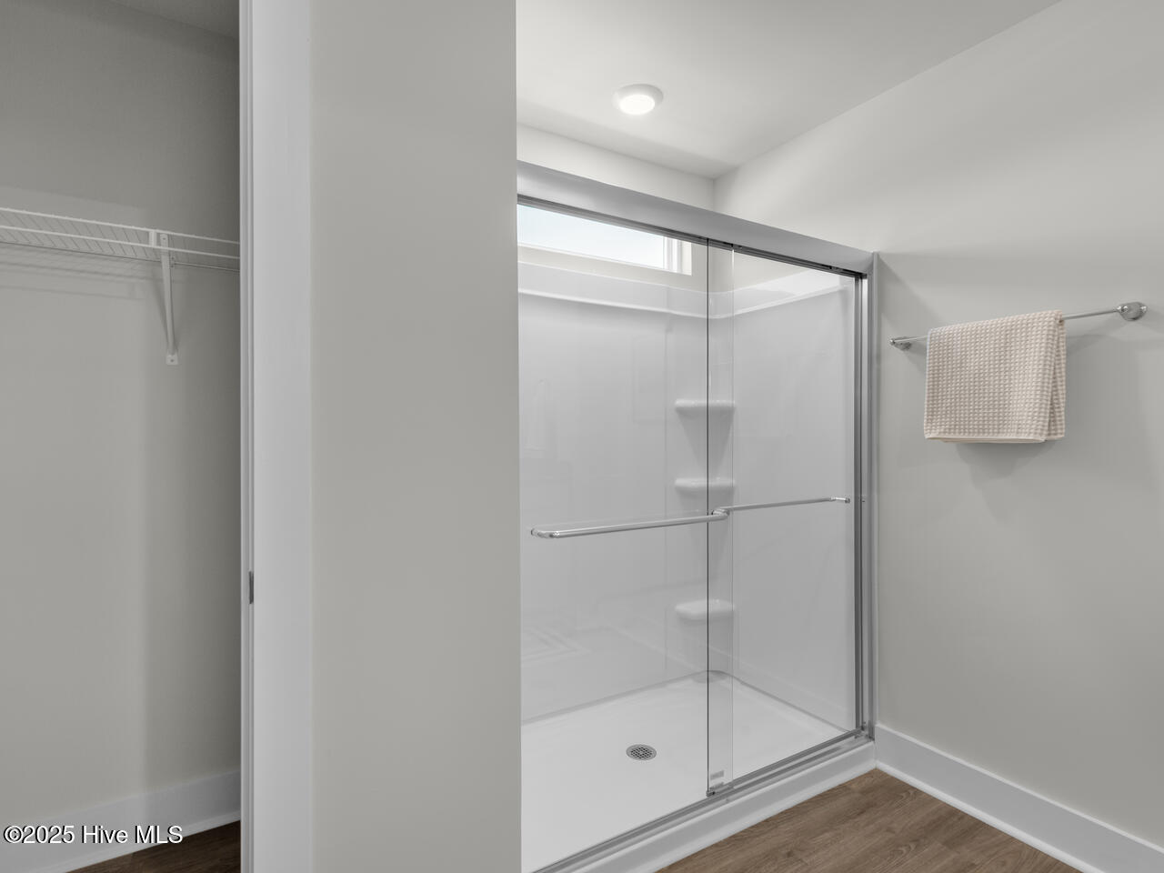 100566231 | Photo 33