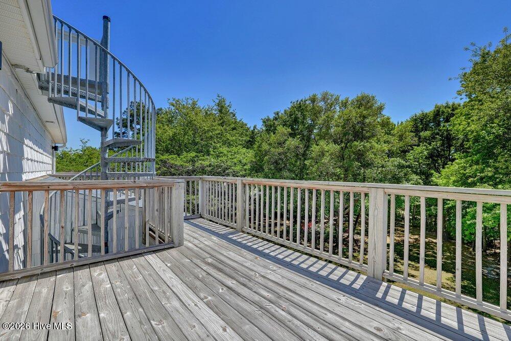 100569343 | Photo 28