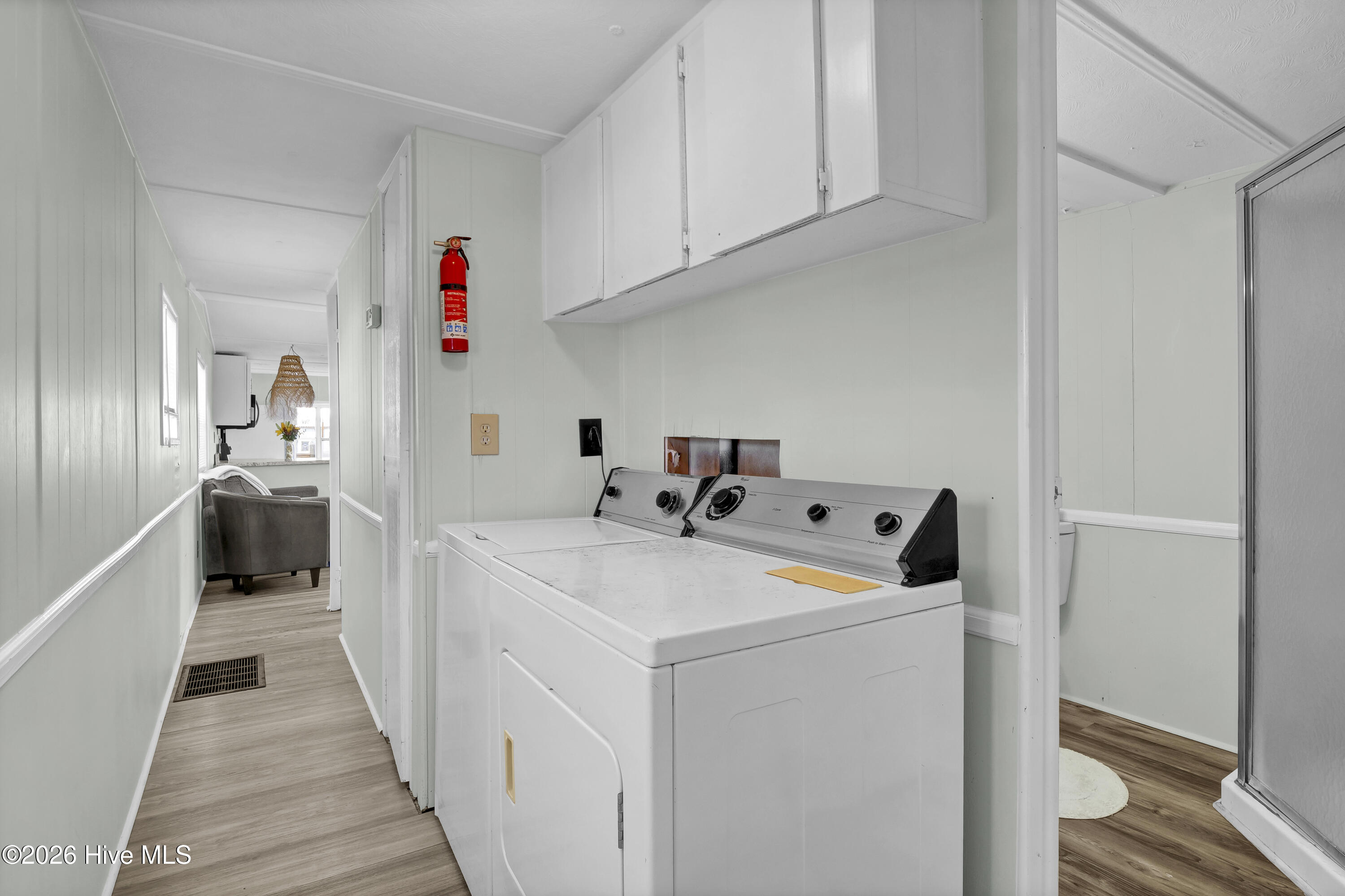 100560553 | Photo 22