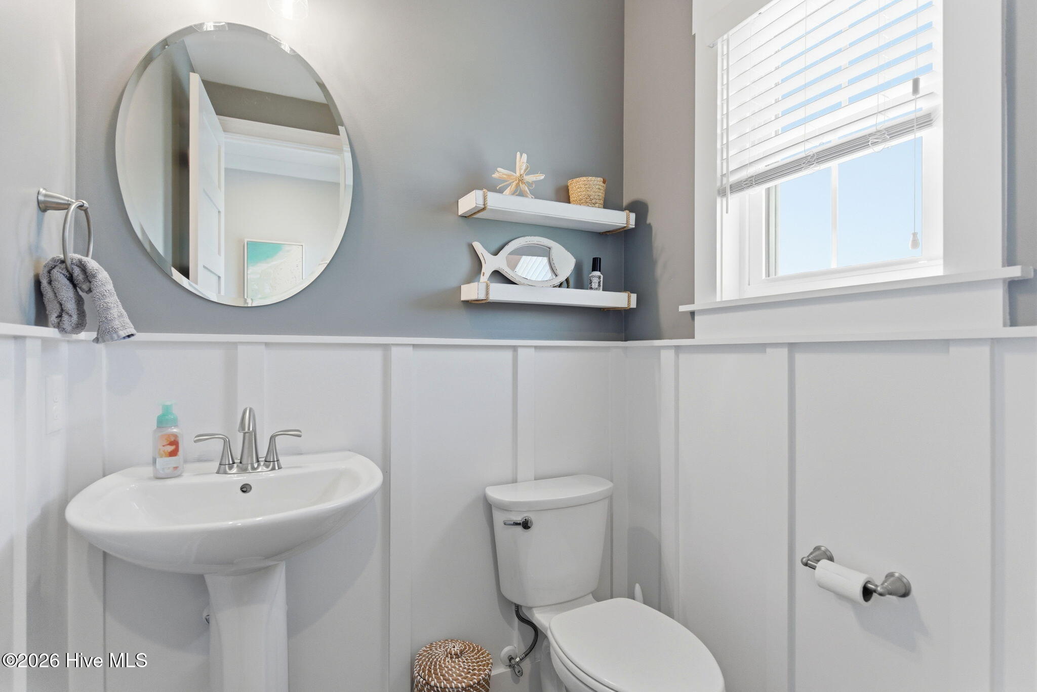 100570056 | Photo 16