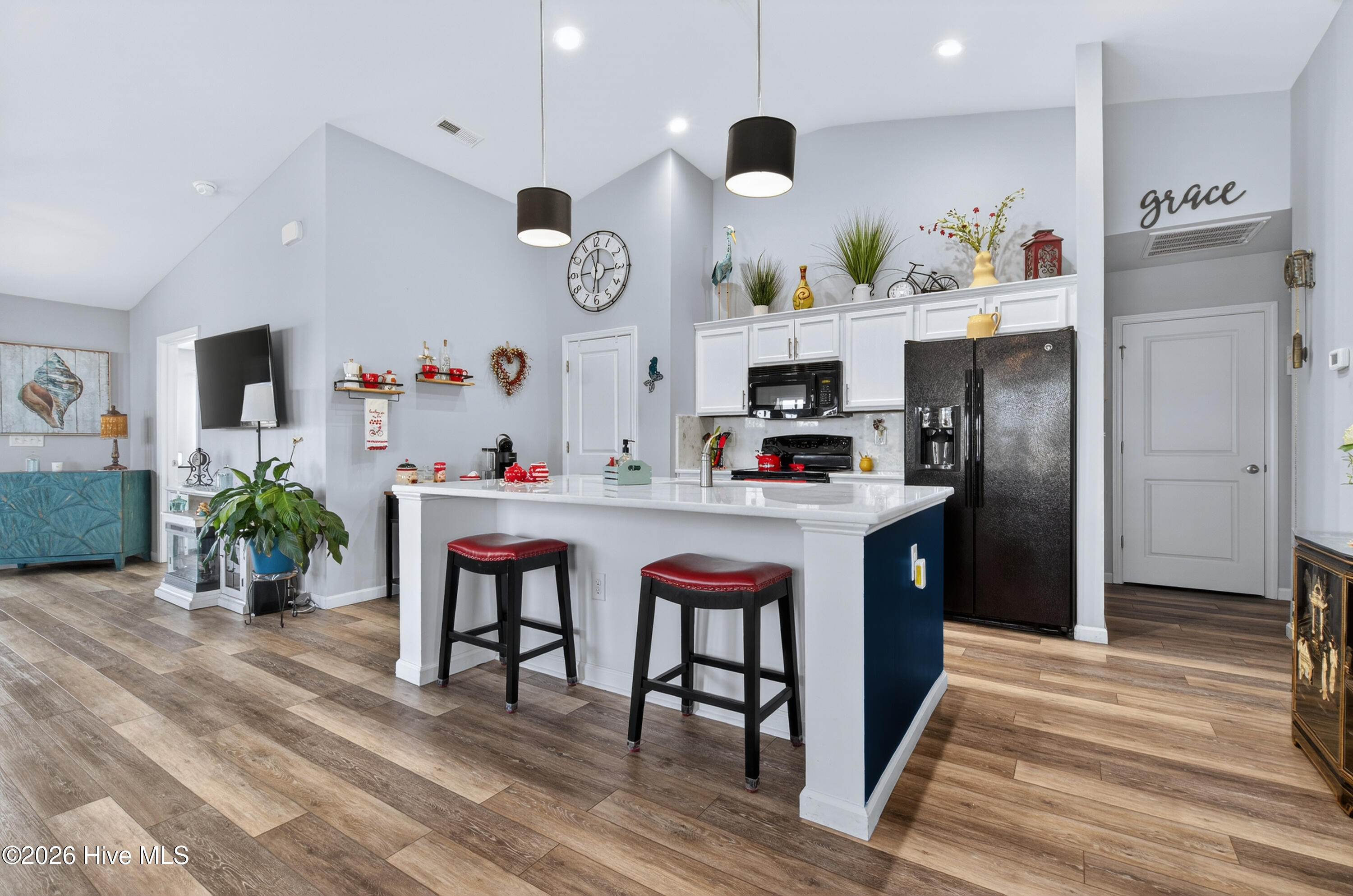 100557336 | Photo 13