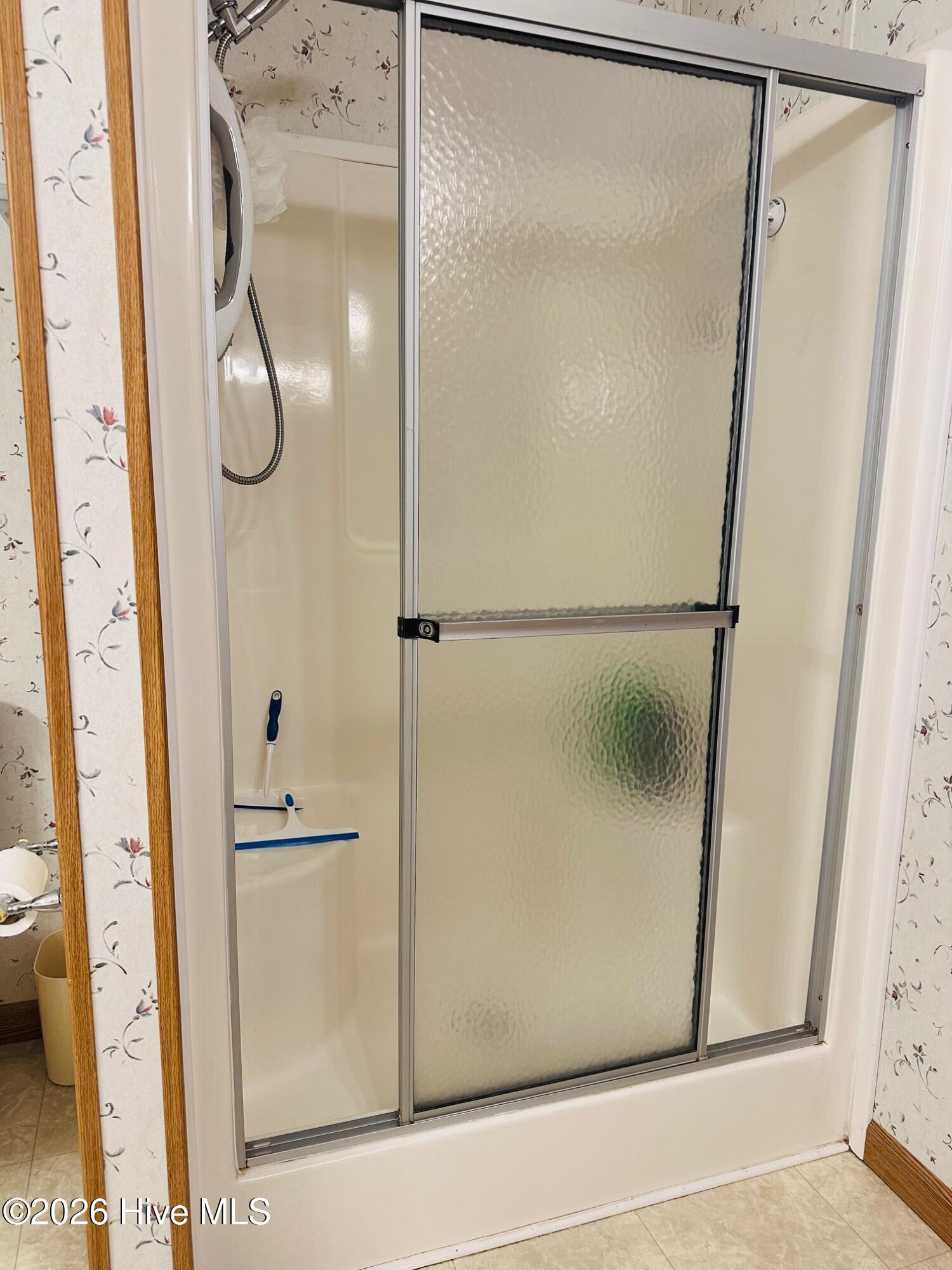 100548768 | Photo 21