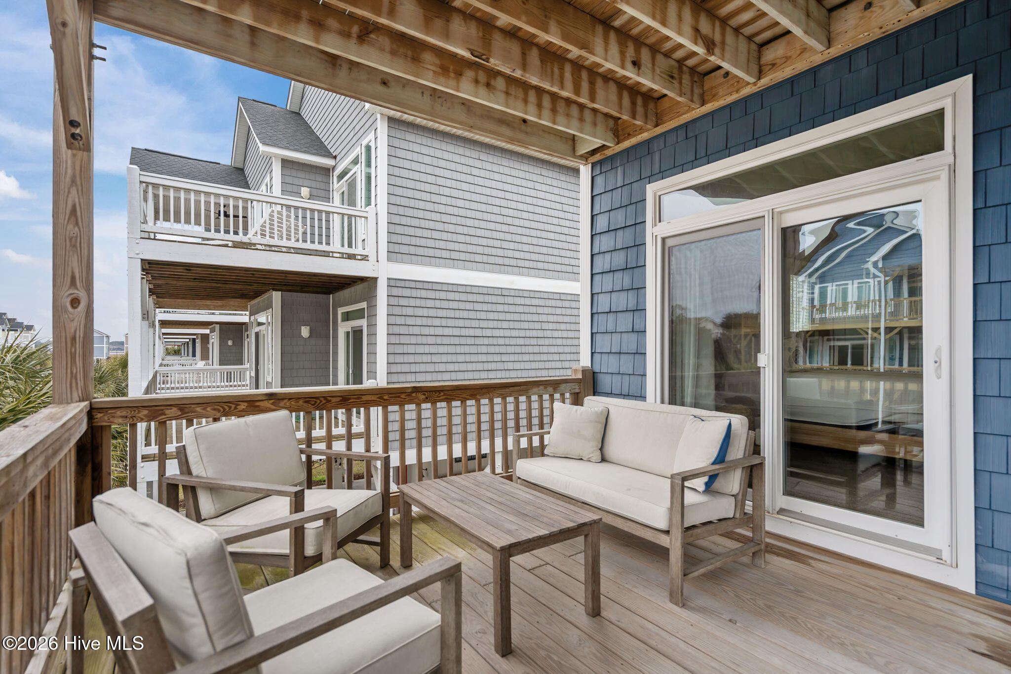 100553388 | Photo 48