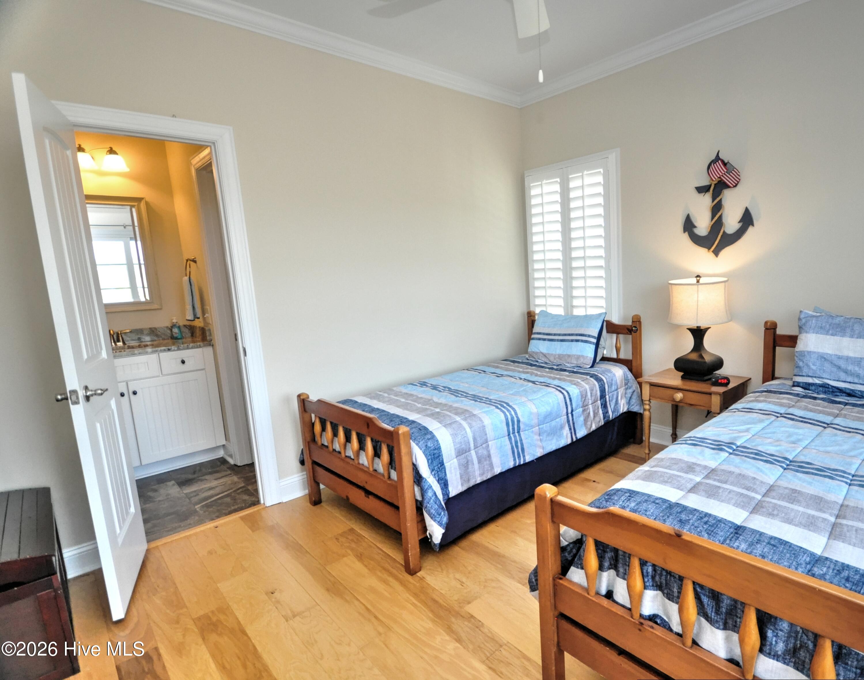 100558783 | Photo 39