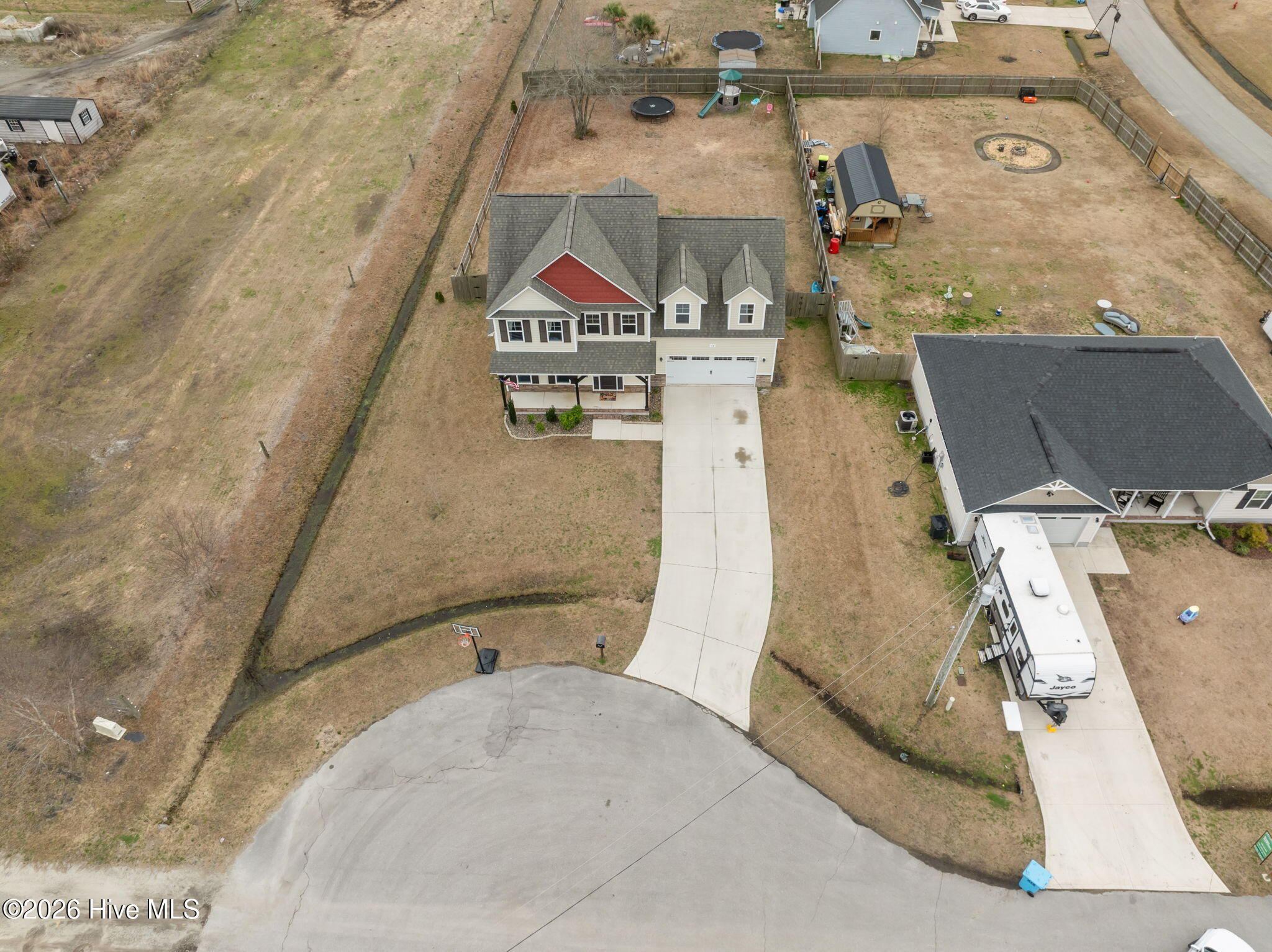 100557643 | Photo 46