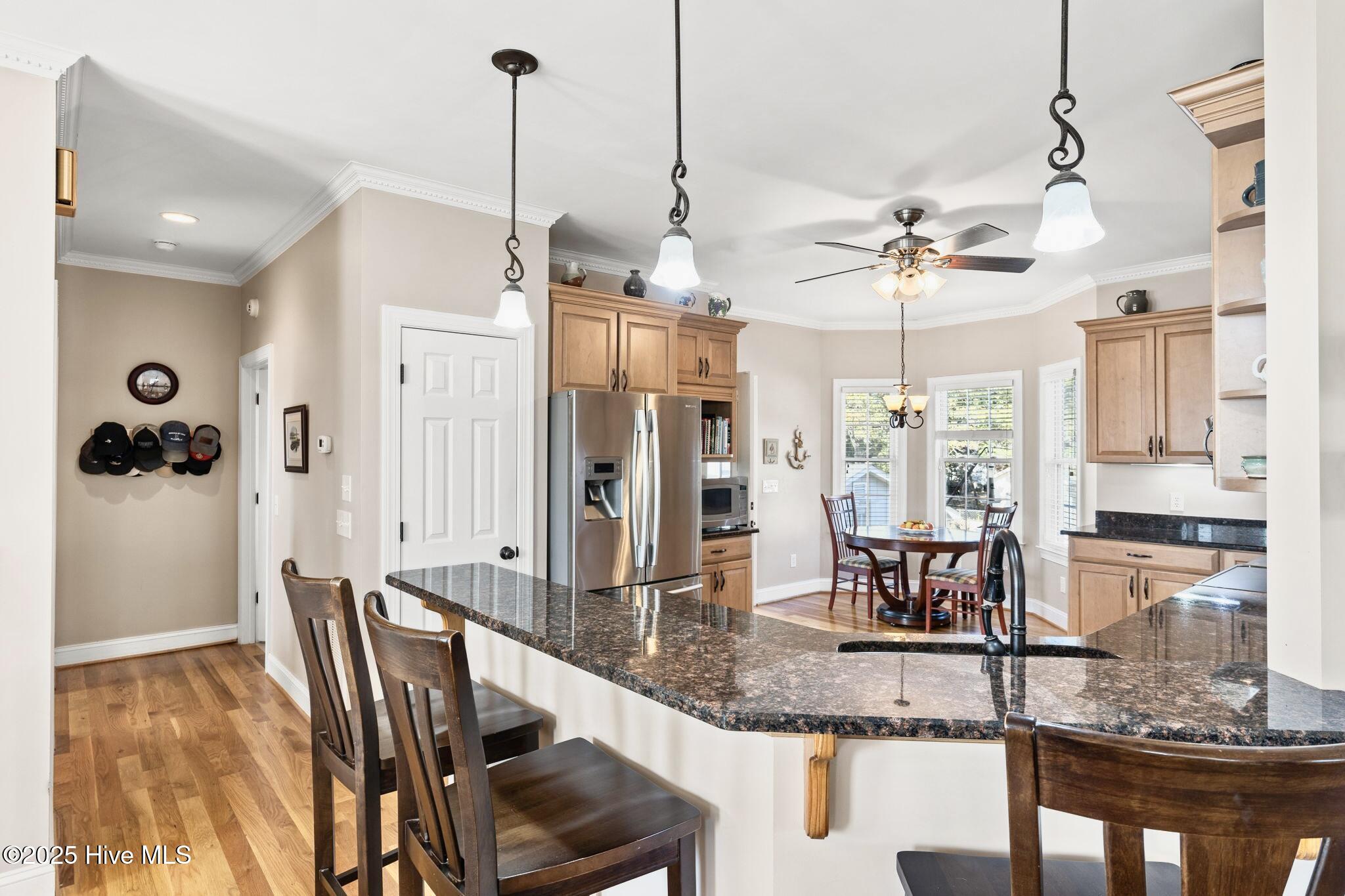 100543841 | Photo 13