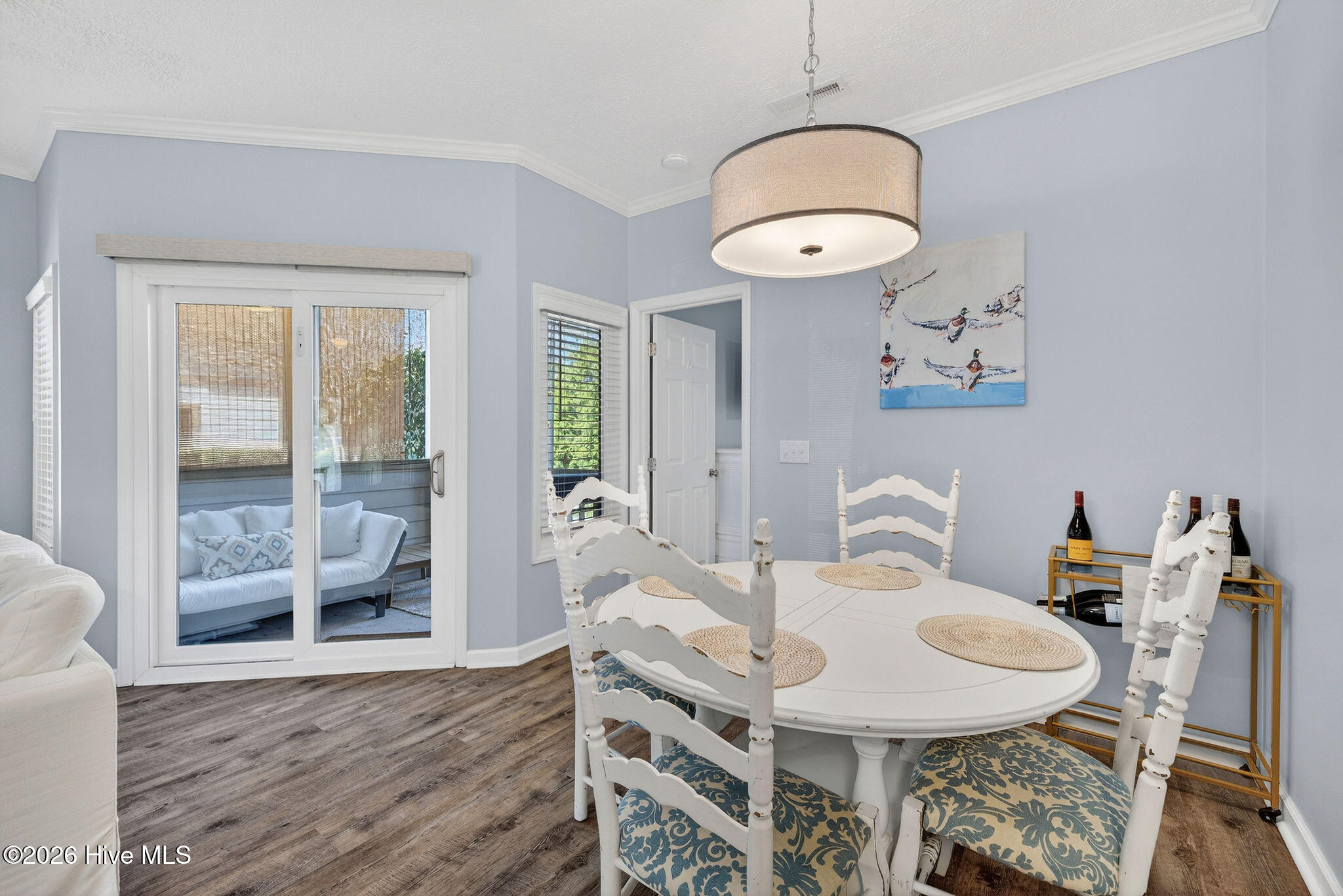 100562760 | Photo 24