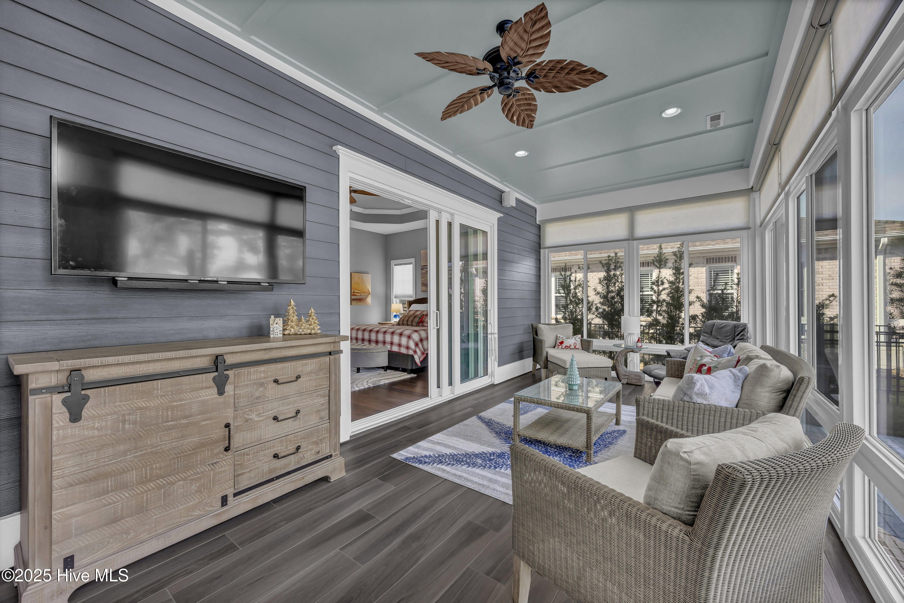 100546758 | Photo 17