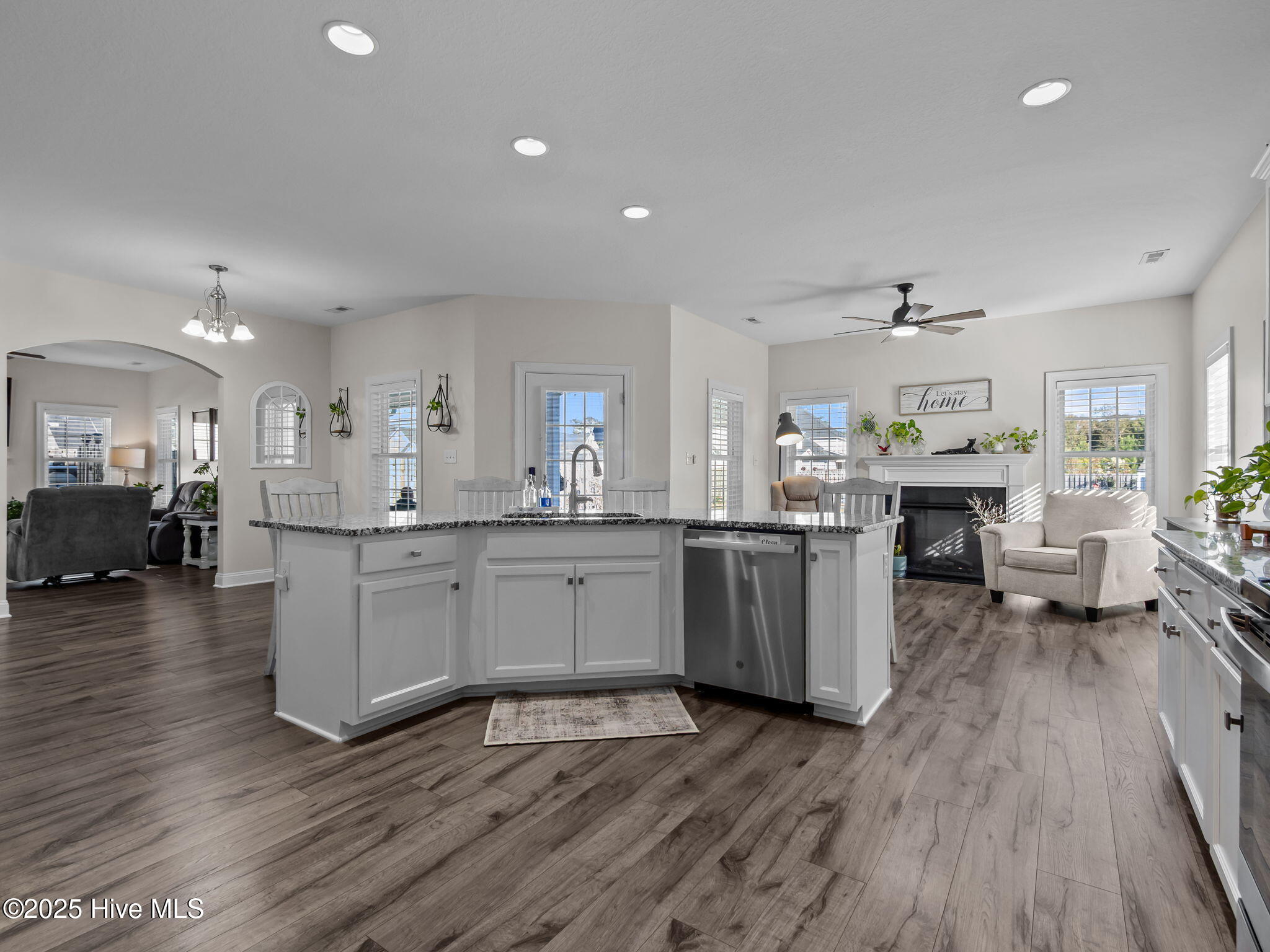 100539073 | Photo 10