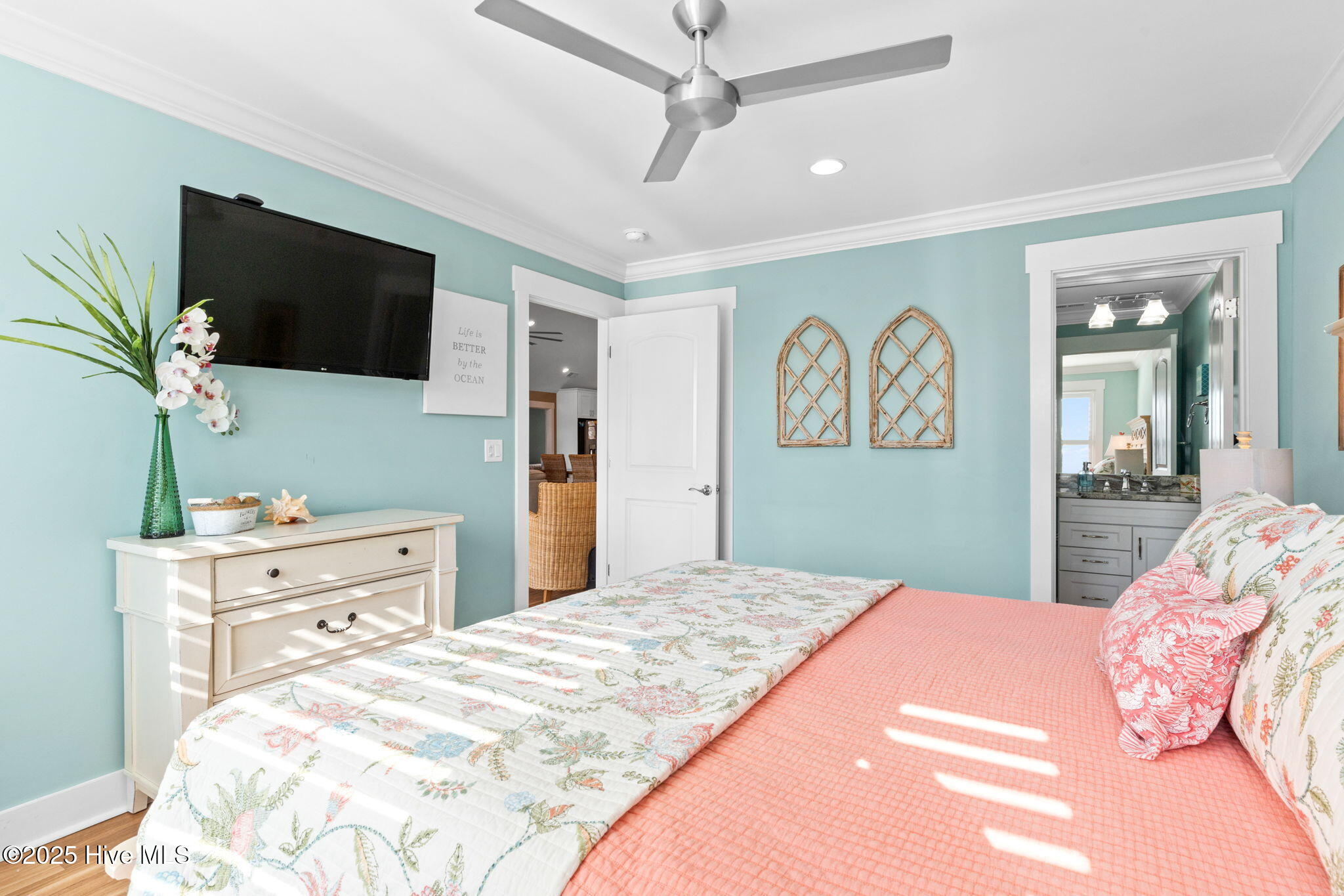 100541677 | Photo 26