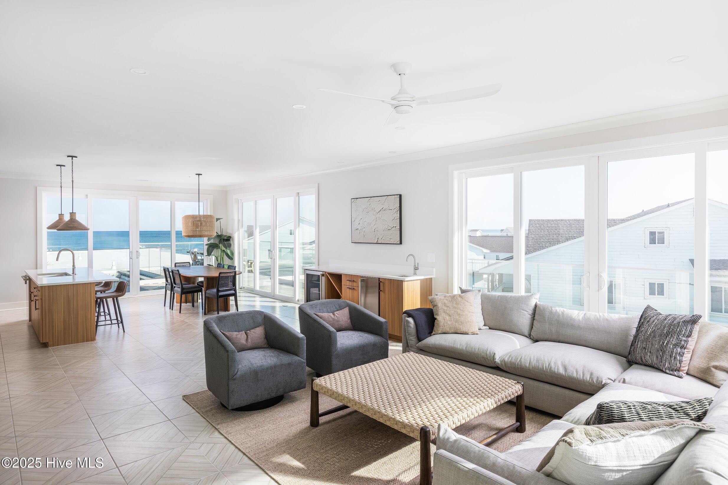 100503115 | Photo 13