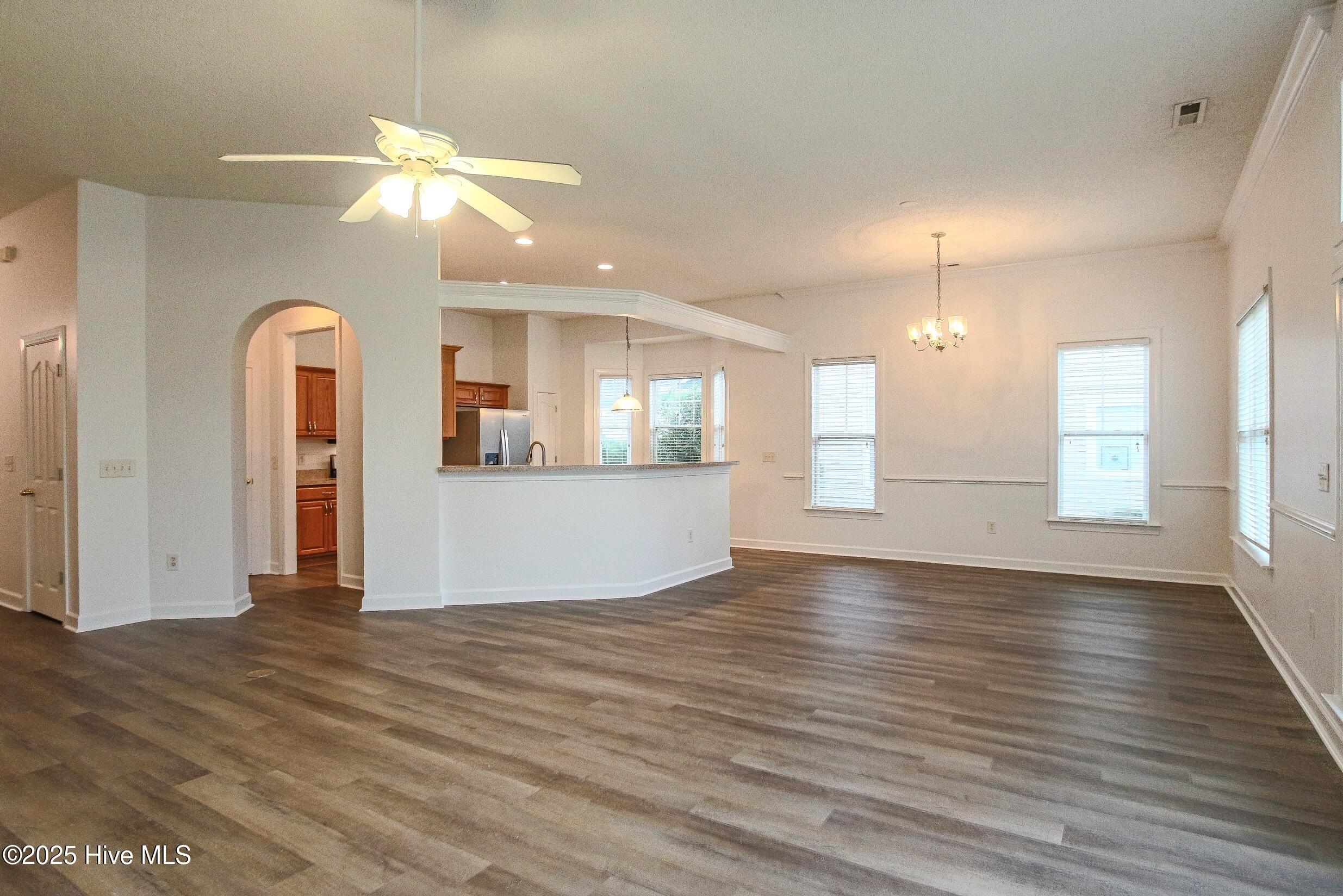 100525378 | Photo 20