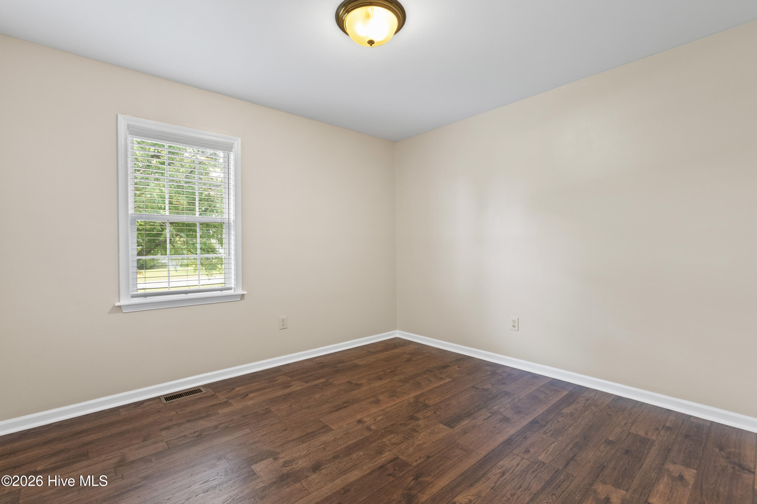 100562403 | Photo 18