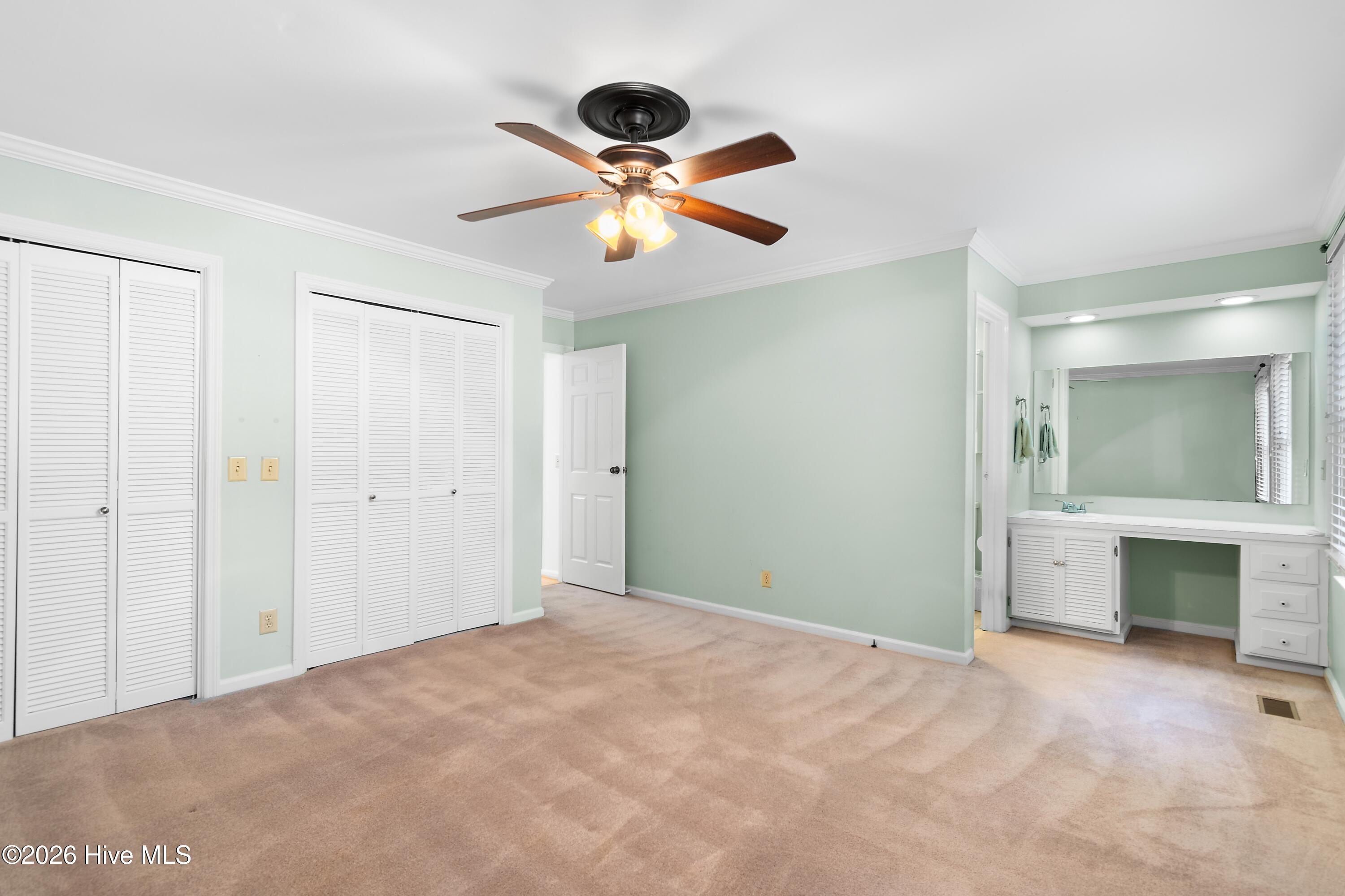 100549008 | Photo 21