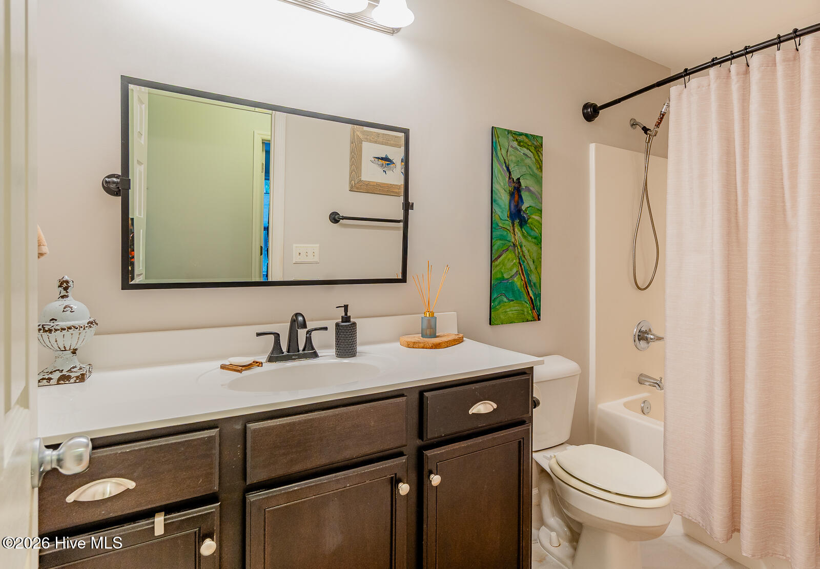 100558017 | Photo 26