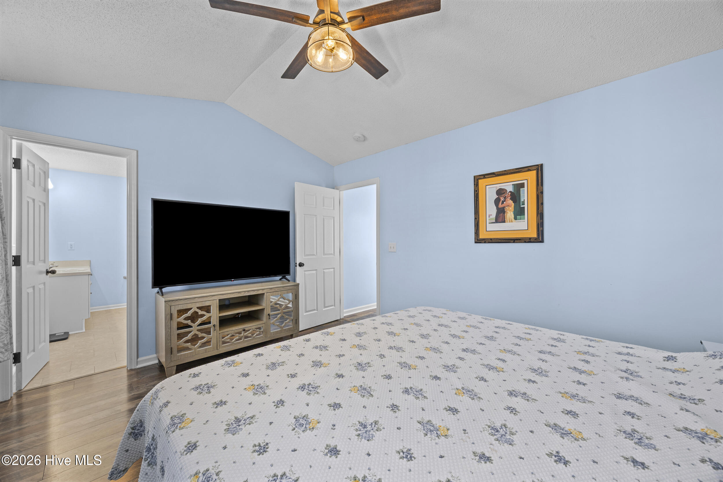 100549886 | Photo 27