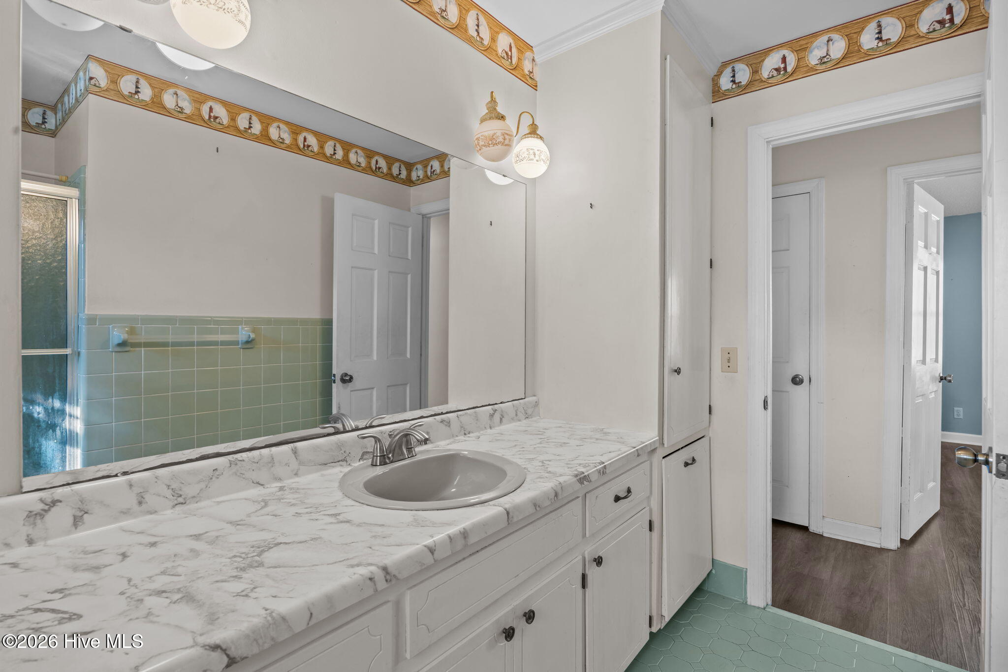 100559935 | Photo 33