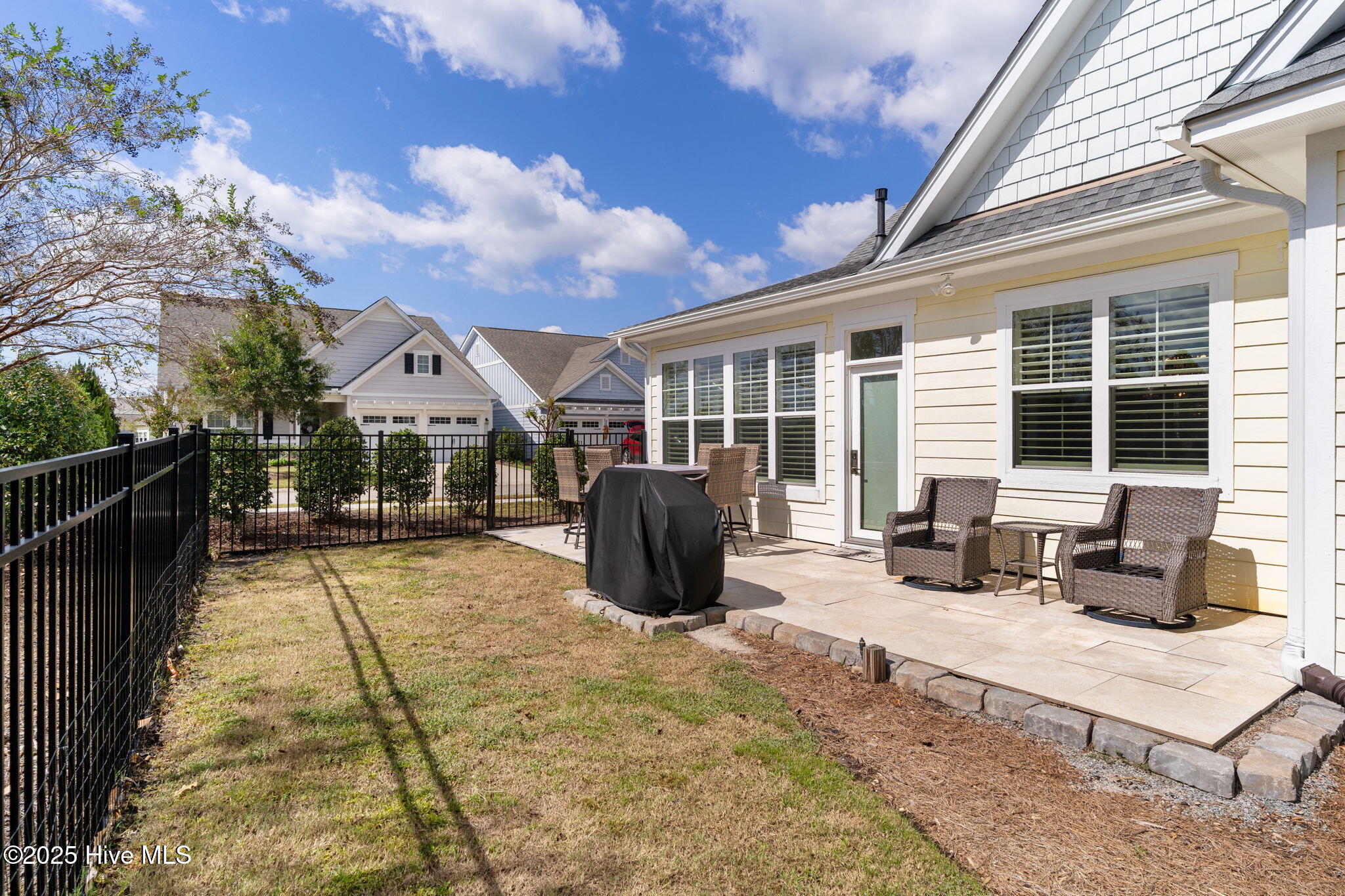 100534405 | Photo 43