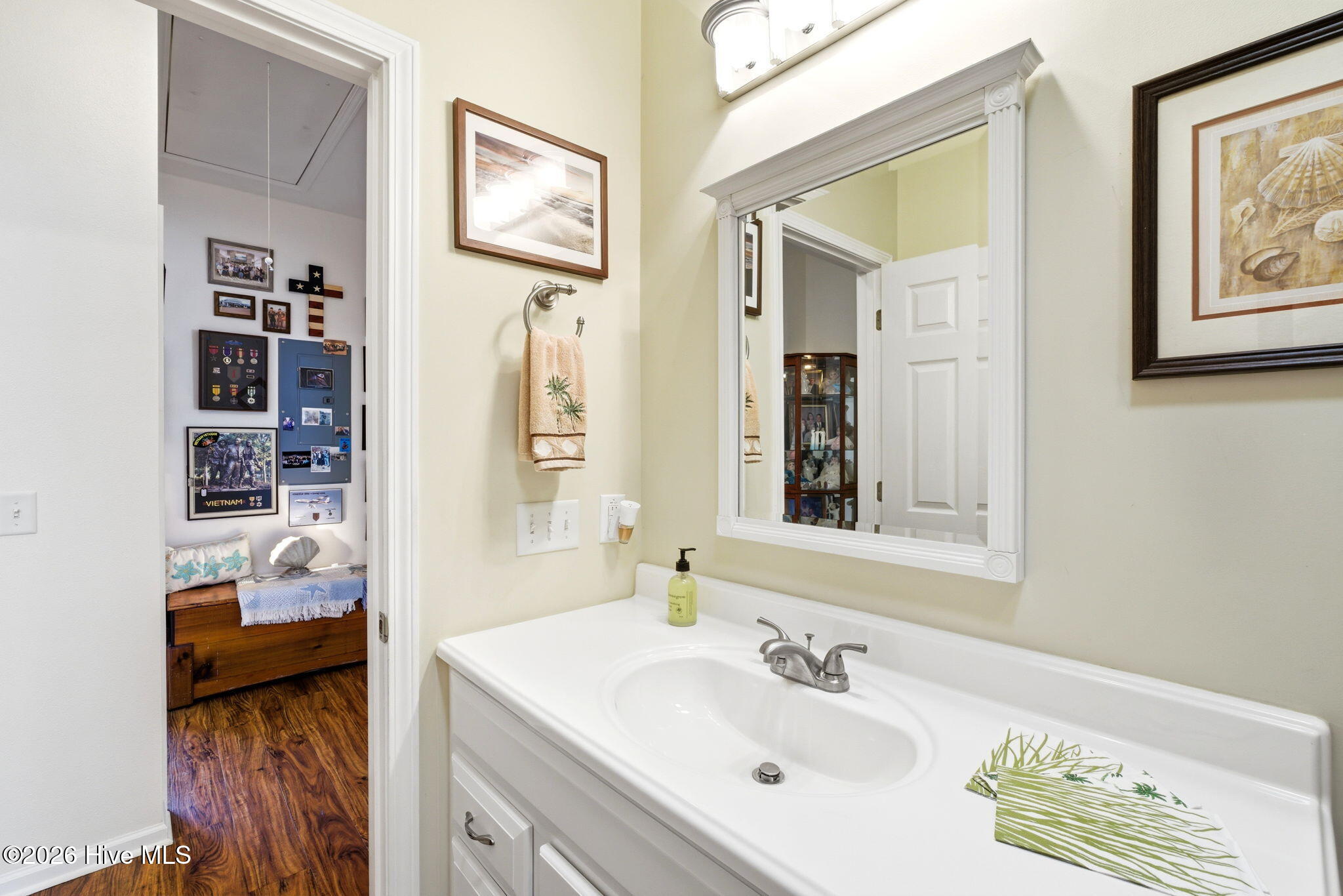 100565063 | Photo 46