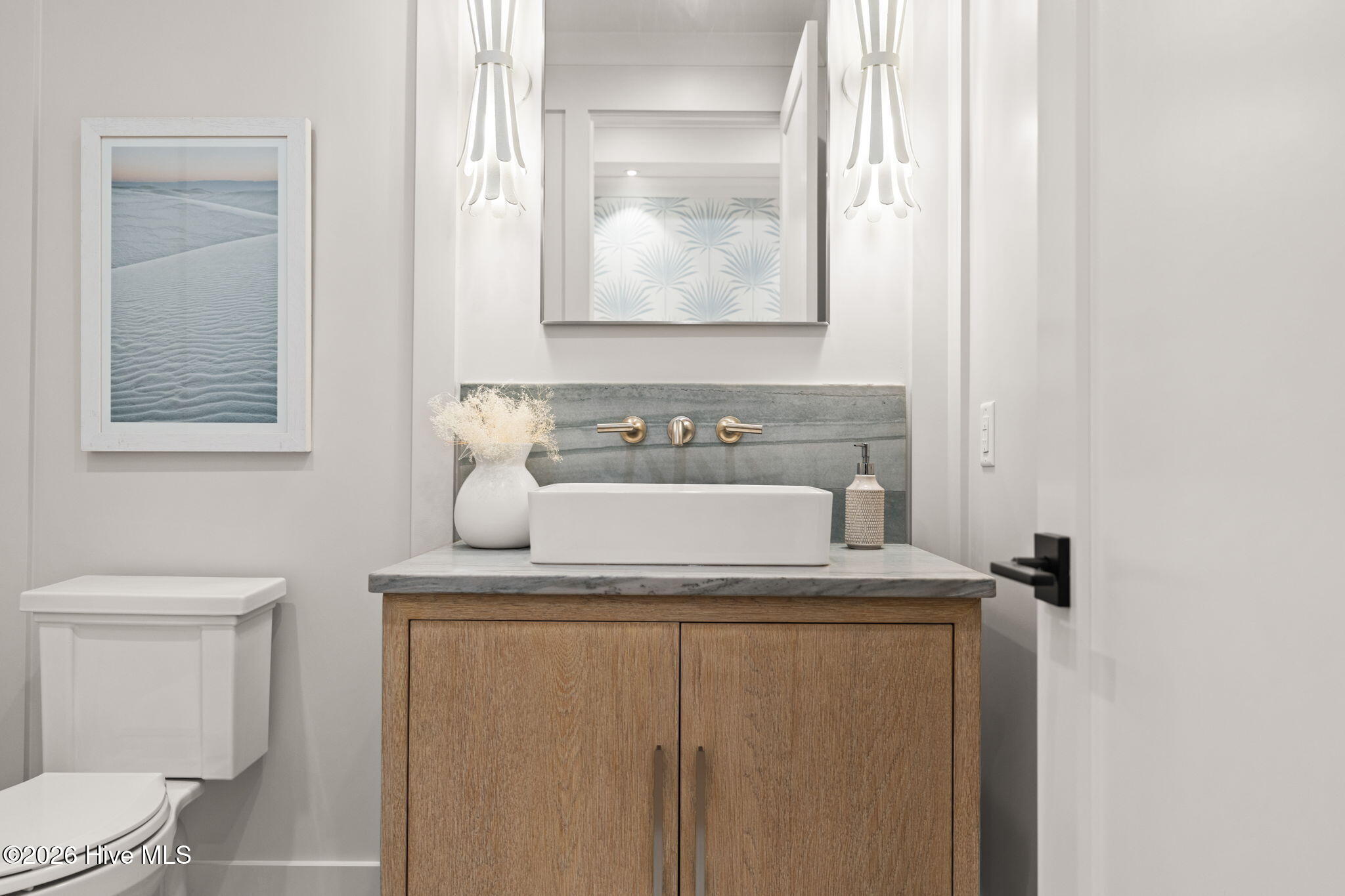 100568916 | Photo 43