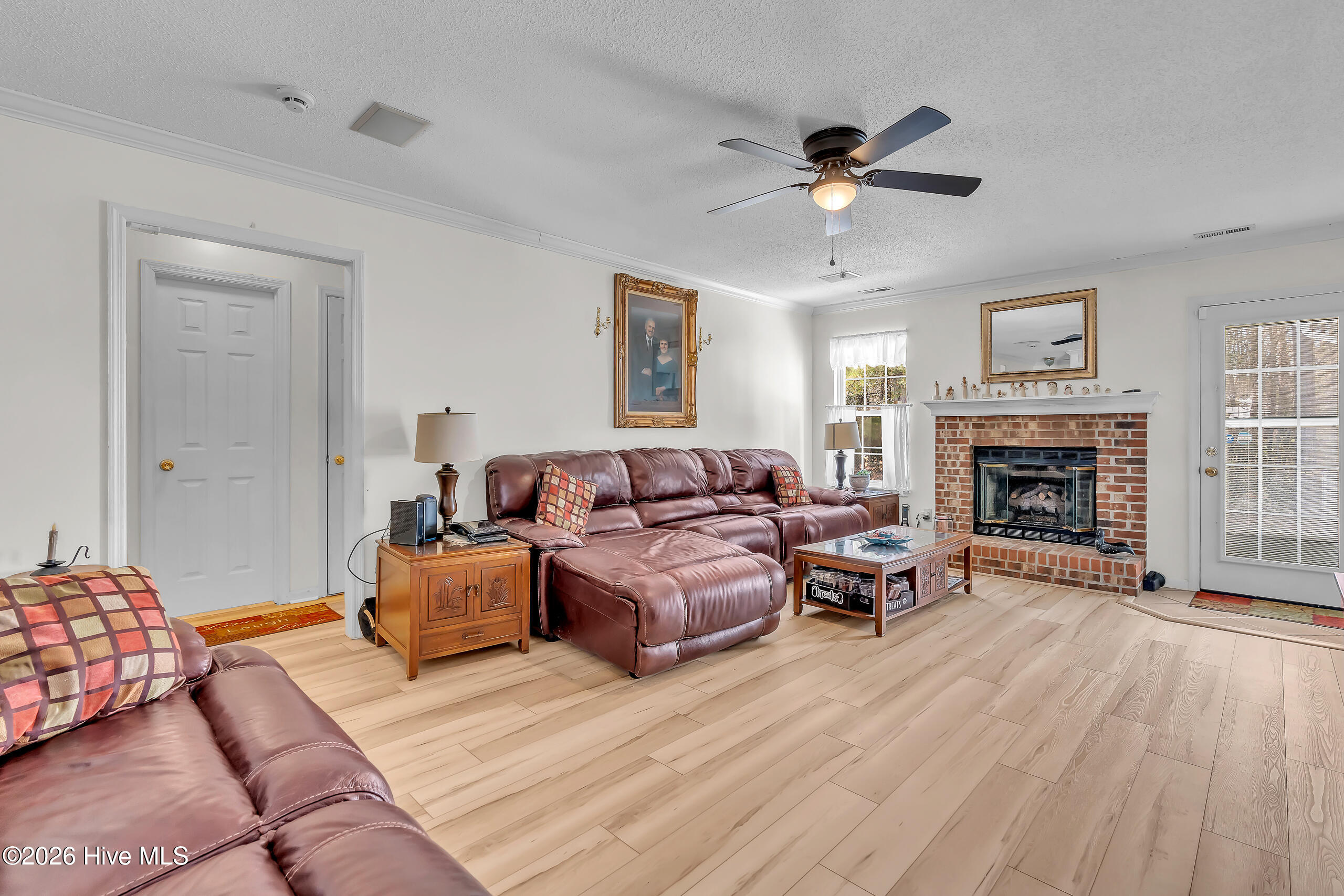 100563570 | Photo 14