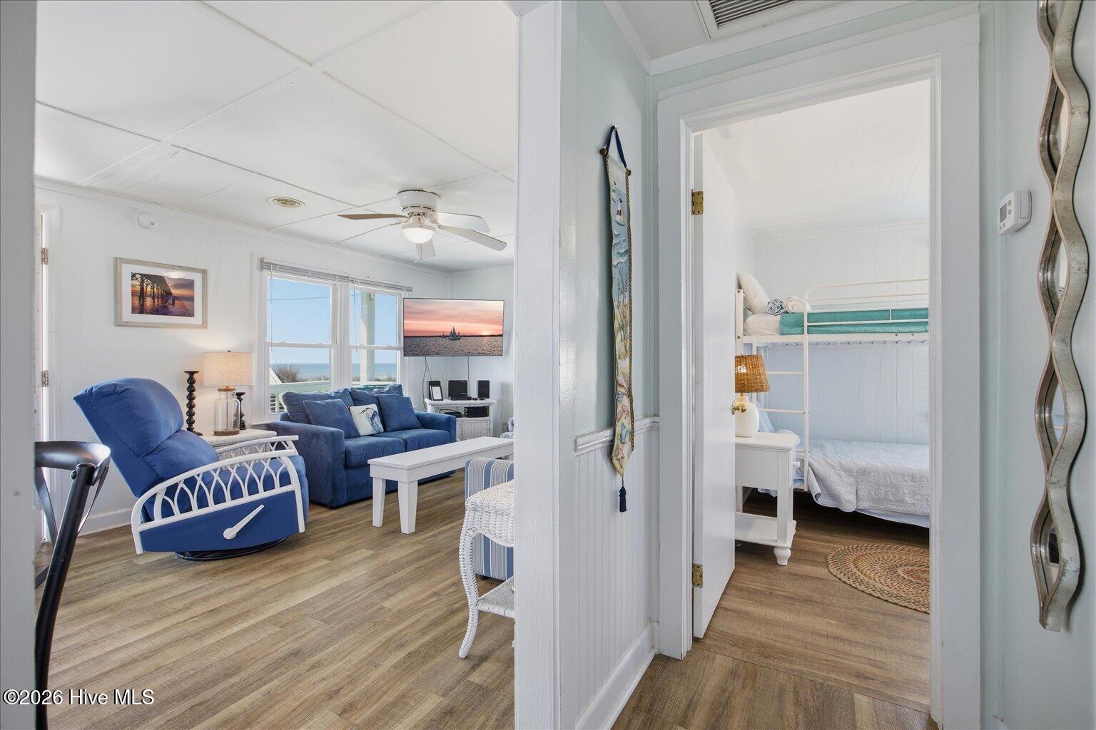 100568909 | Photo 28