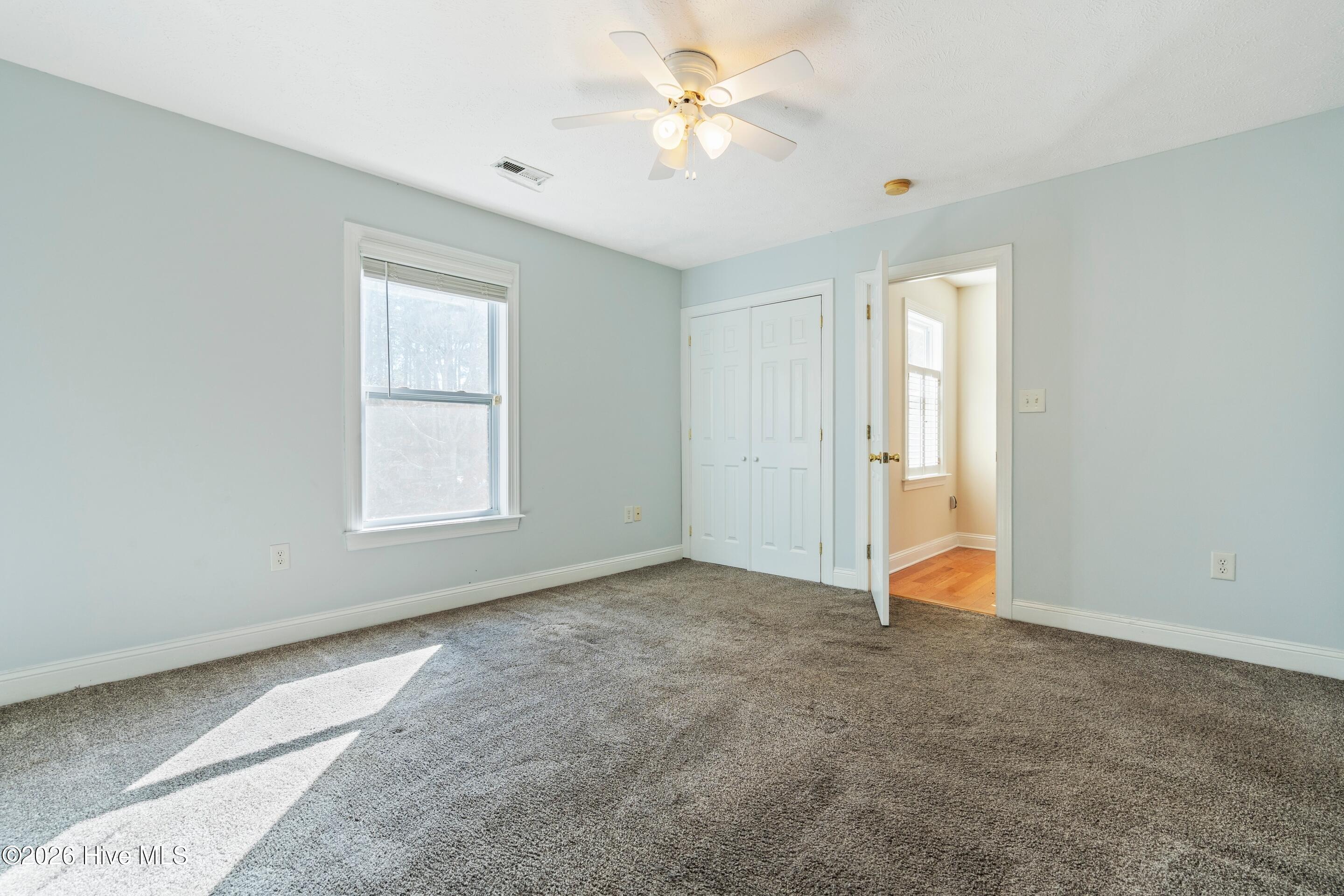 100550661 | Photo 61