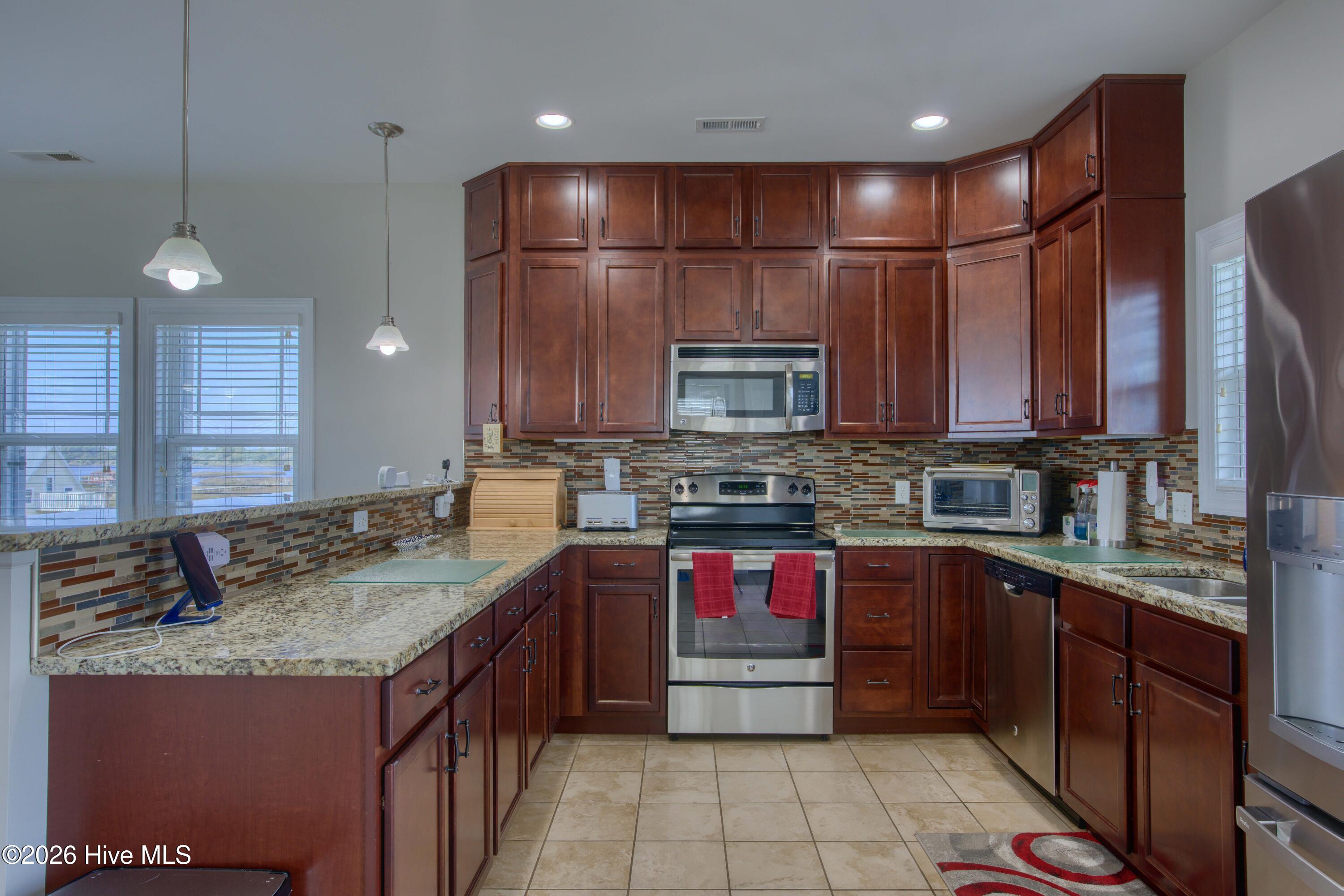 100558539 | Photo 39