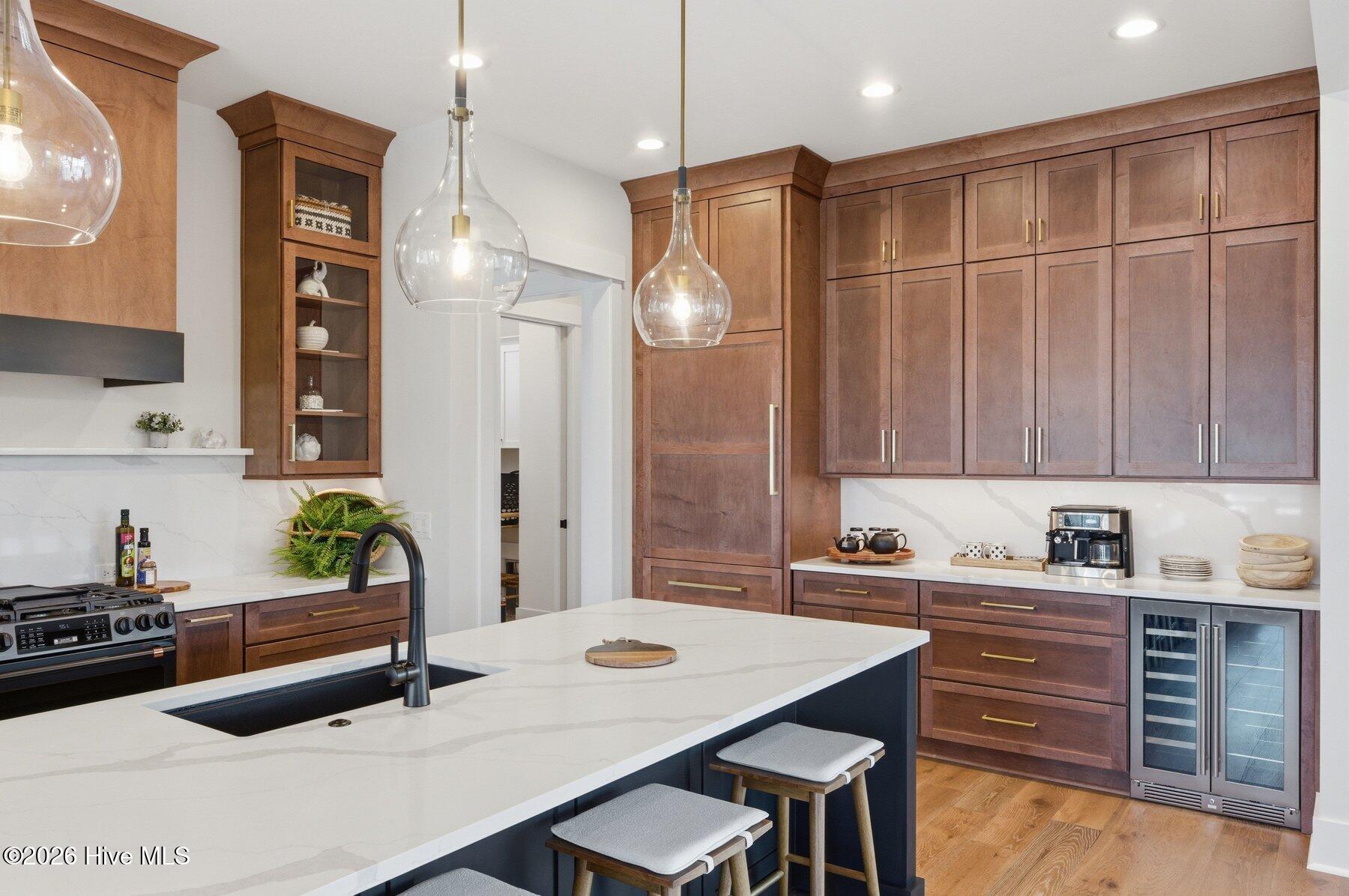 100490520 | Photo 18