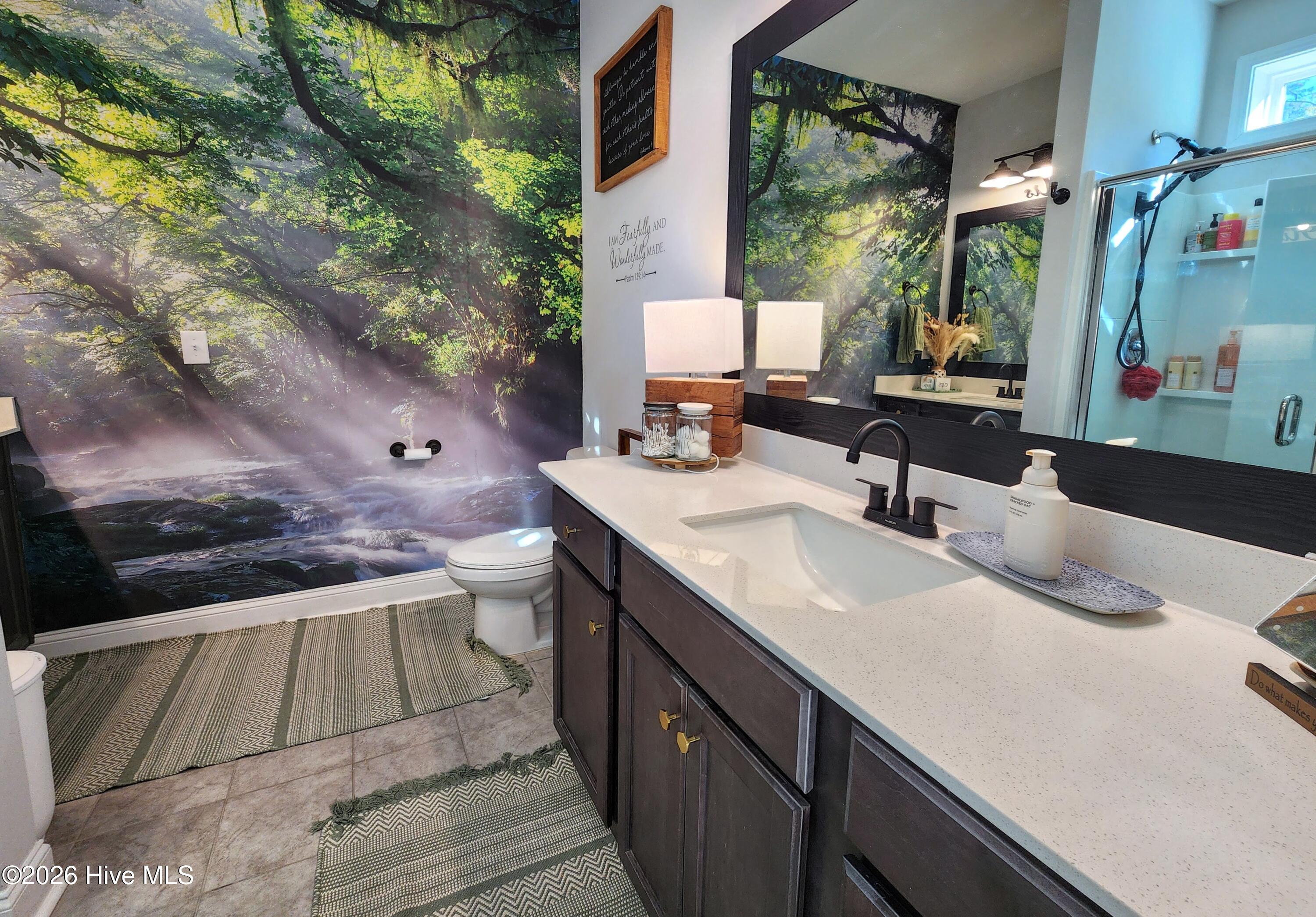 100549443 | Photo 18