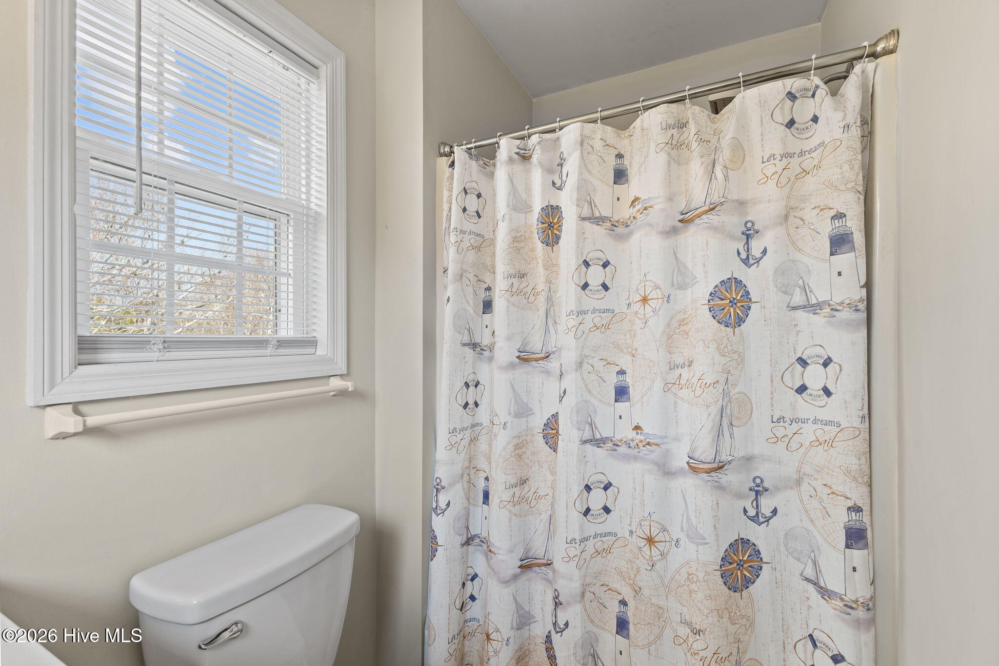 100557971 | Photo 24