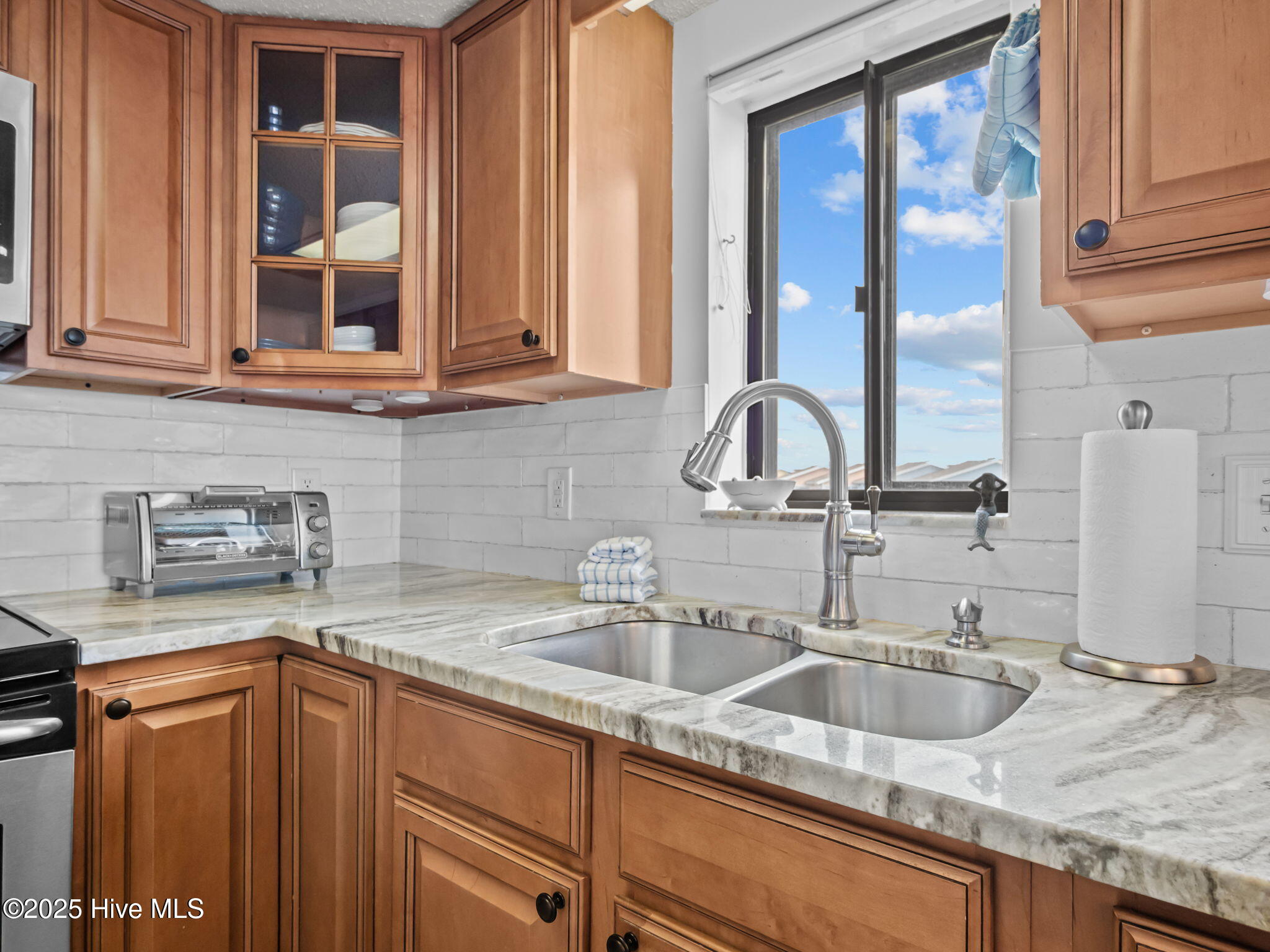 100520425 | Photo 29