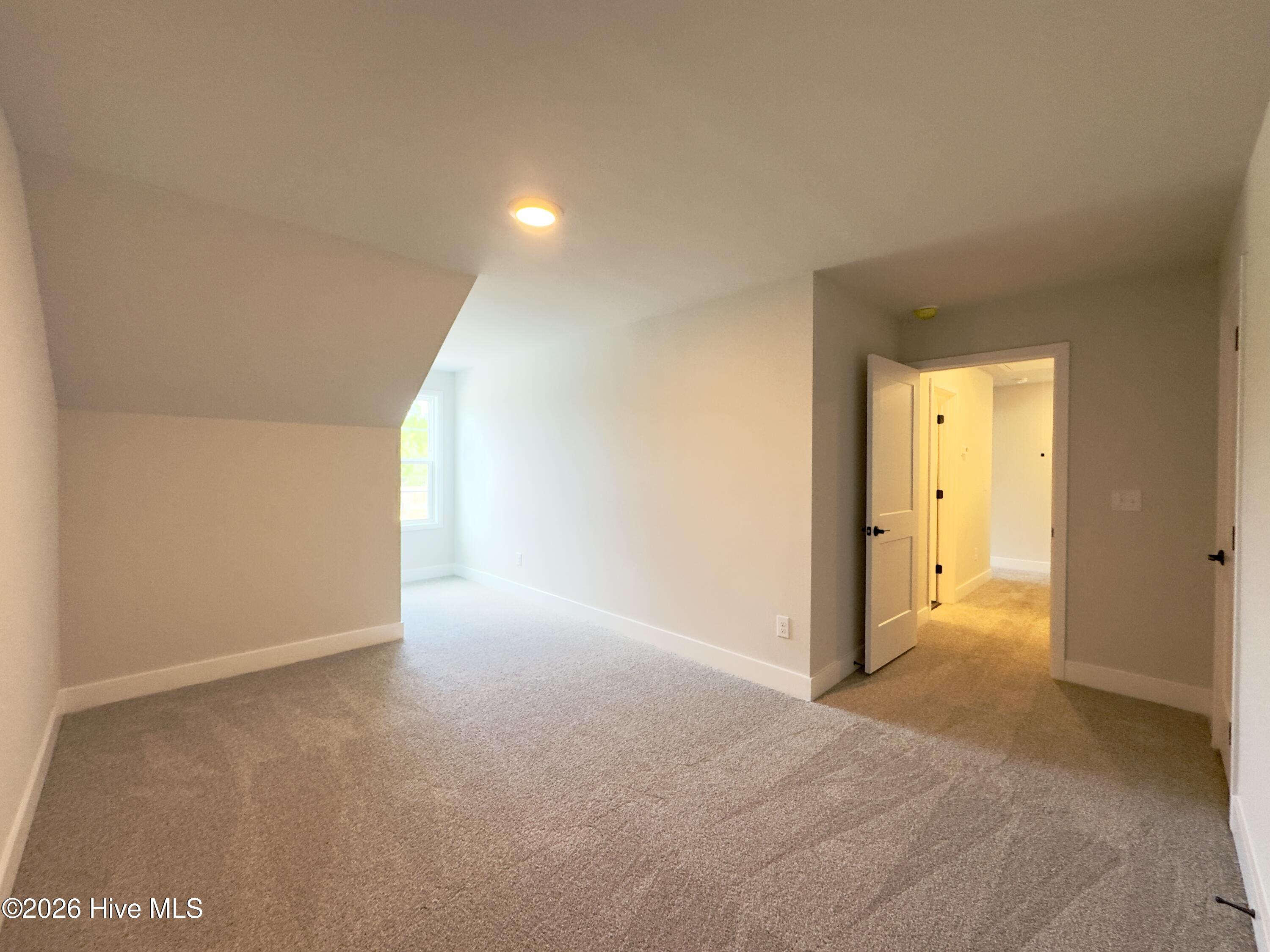 100547297 | Photo 22