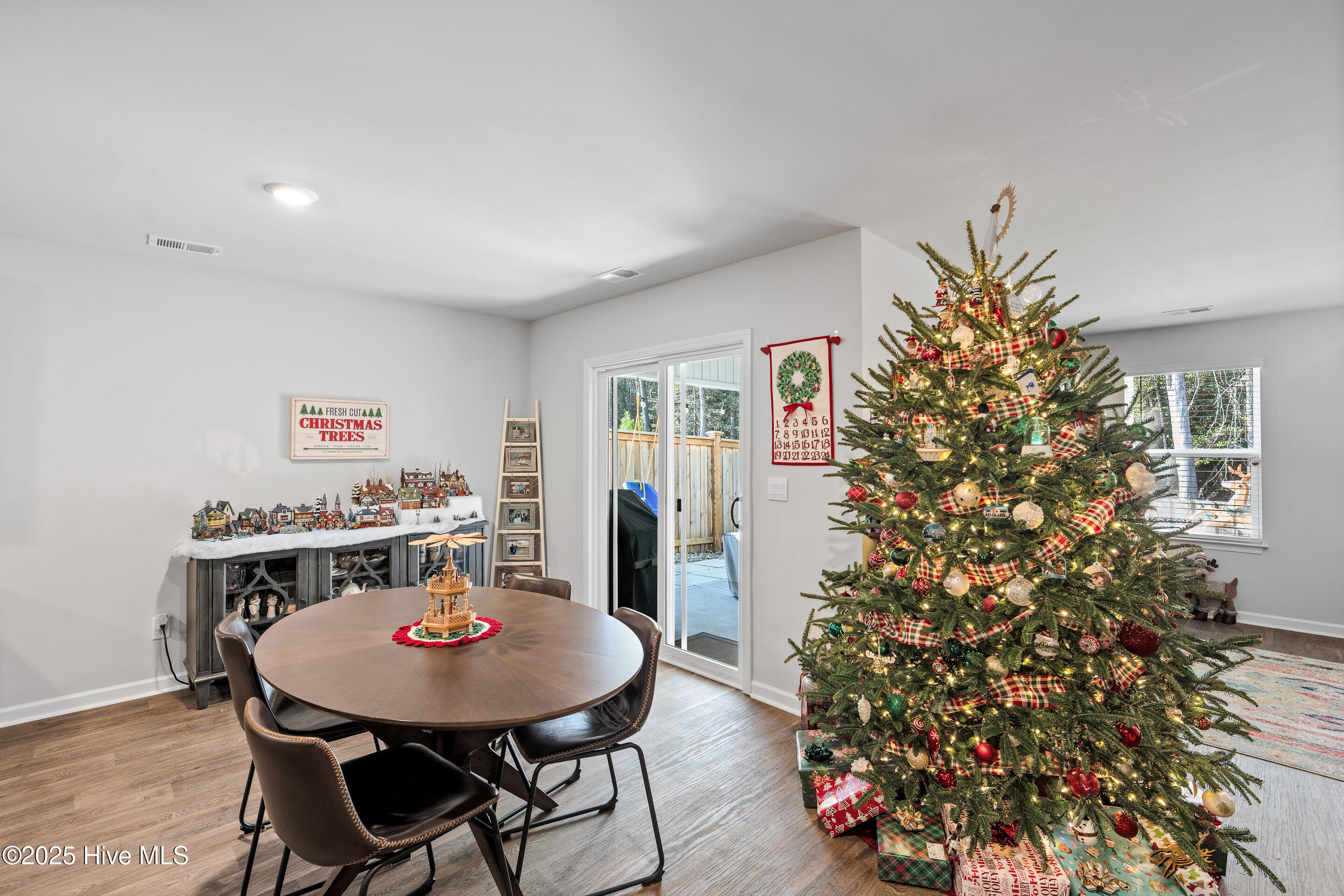 100525713 | Photo 14